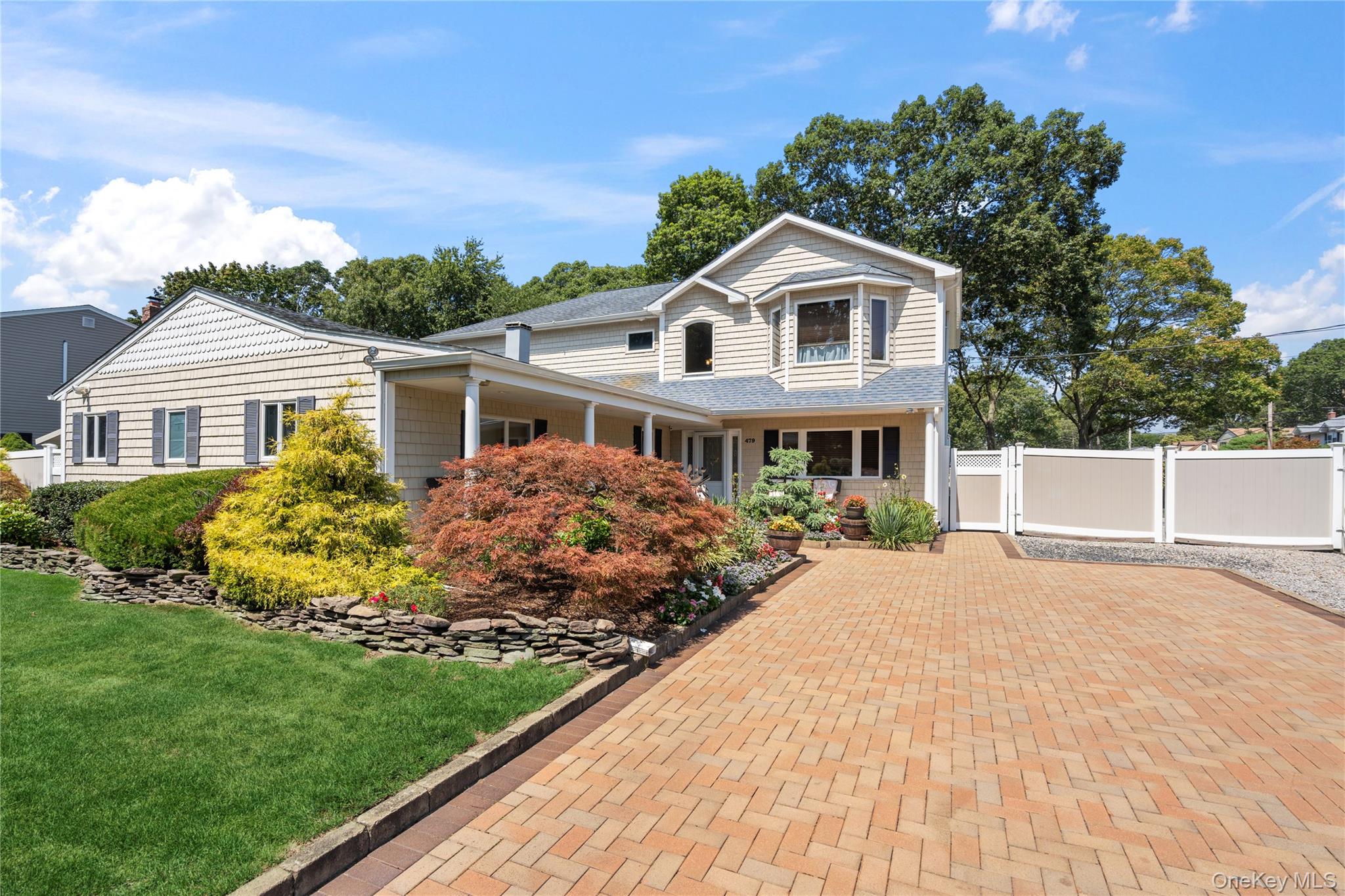 #1 photo, 479 Garden Street, सफ़ोक काउंटी West Islip , NY 11795