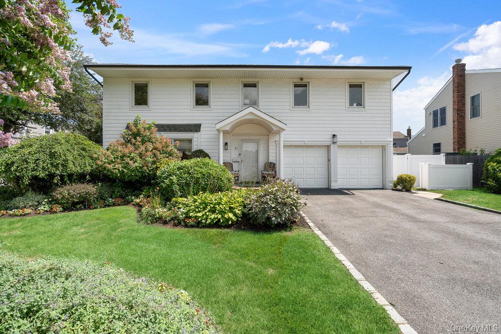 #1 photo, 21 Carol Street, Plainview , NY 11803