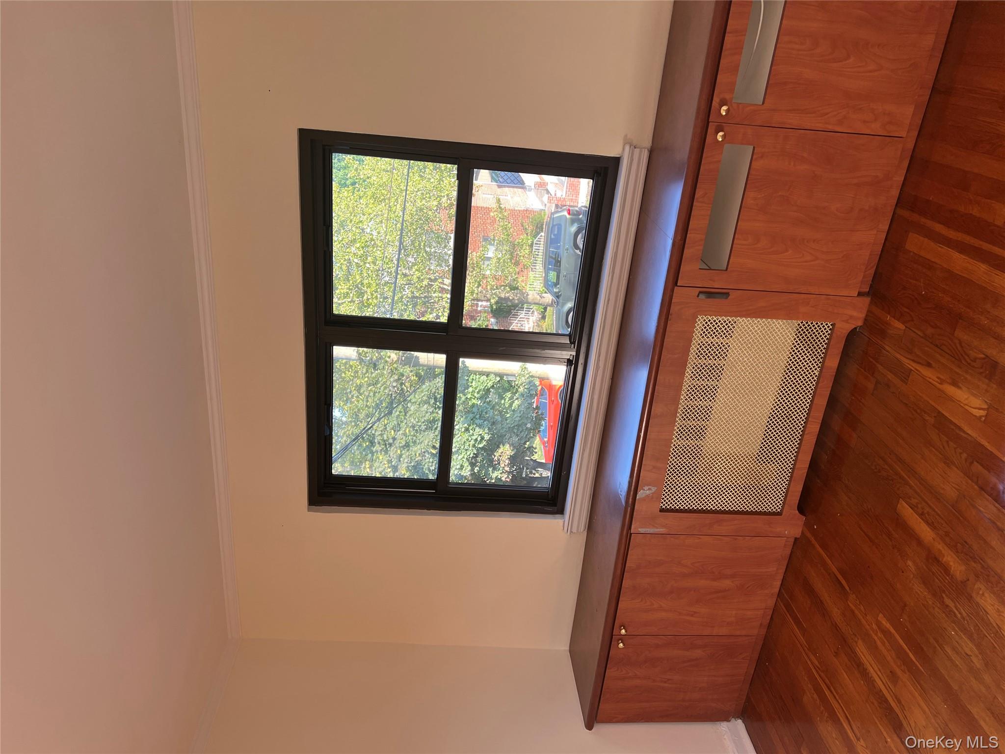 #13 photo, 203-07 35th Avenue, クイーンズ区 Bayside , NY 11361