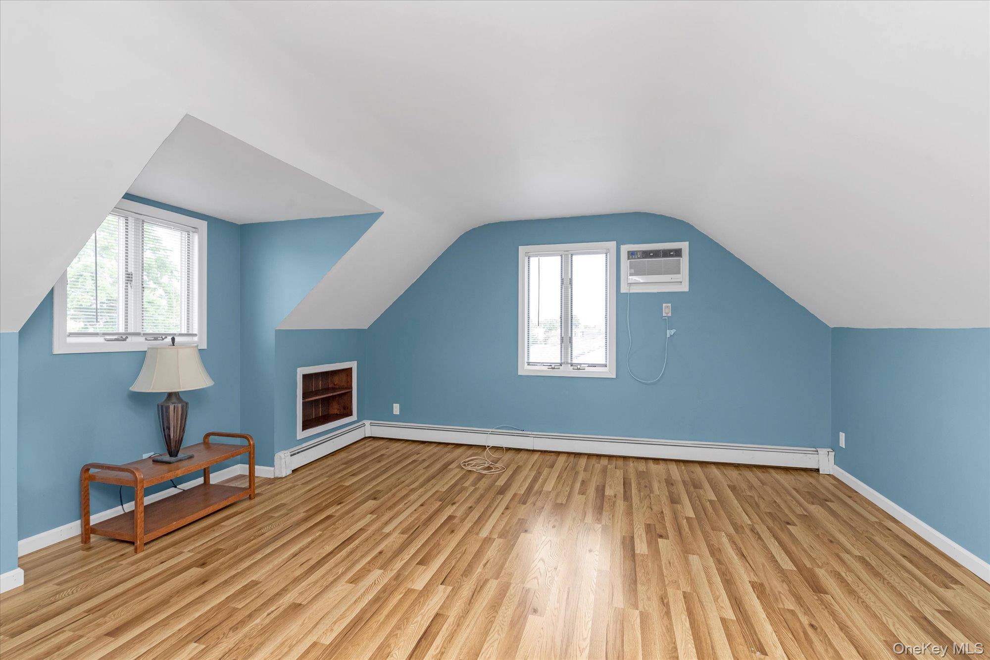 #13 photo, 1628 Oswego Street, 长岛 East Meadow , NY 11554