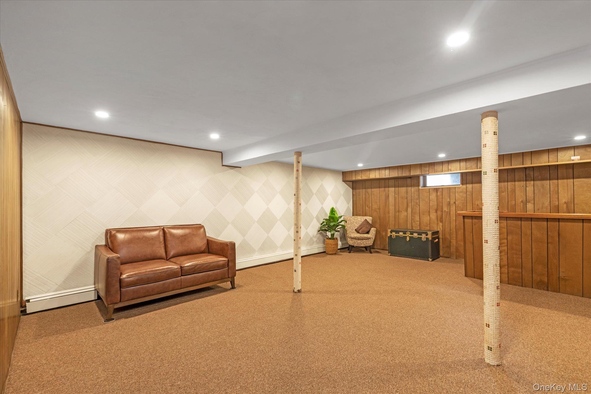 #15 photo, 1628 Oswego Street, 长岛 East Meadow , NY 11554