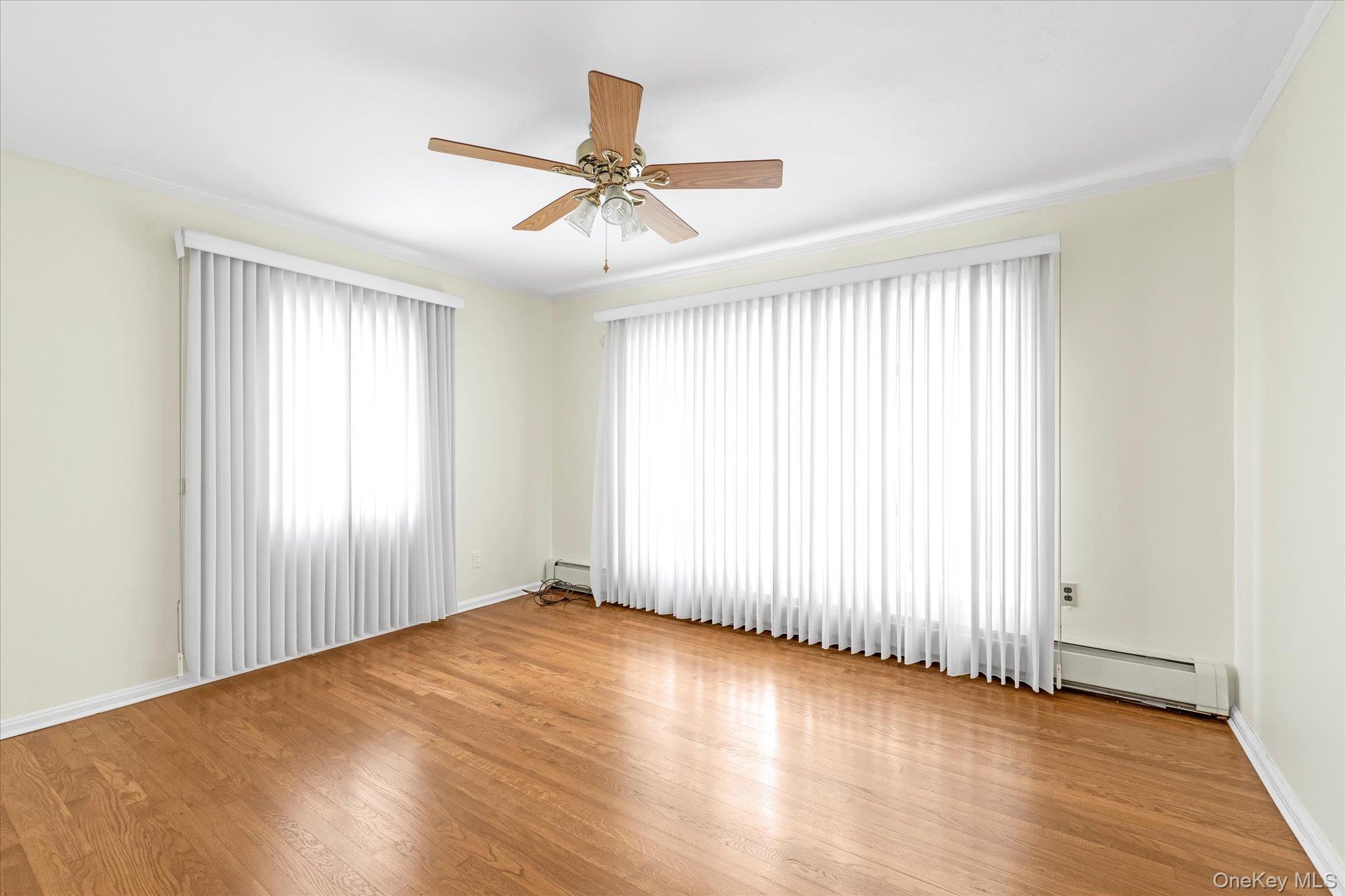 #8 photo, 1628 Oswego Street, 长岛 East Meadow , NY 11554