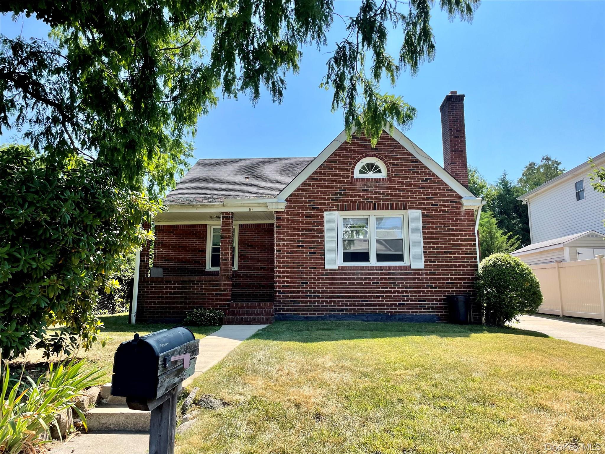 #1 photo, 10 Bowne Street, नासाउ काउंटी Glen Cove , NY 11542