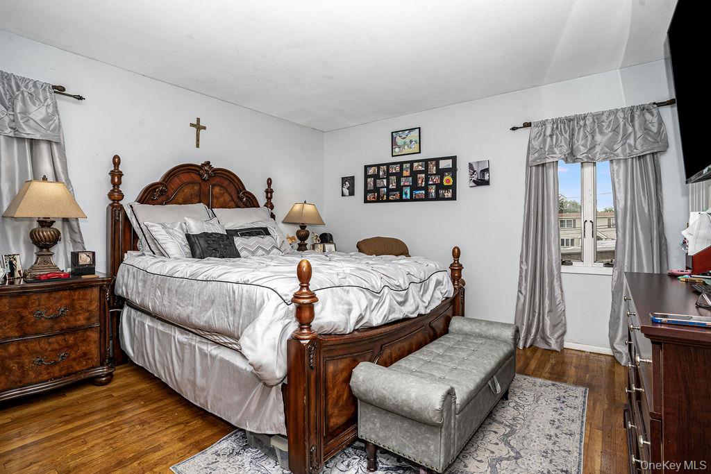 #10 photo, 42 Hendrickson Avenue, नासाउ काउंटी Lynbrook , NY 11563