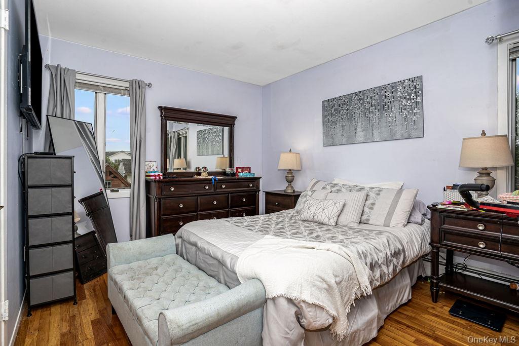 #11 photo, 42 Hendrickson Avenue, नासाउ काउंटी Lynbrook , NY 11563