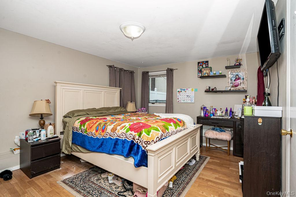 #9 photo, 42 Hendrickson Avenue, नासाउ काउंटी Lynbrook , NY 11563