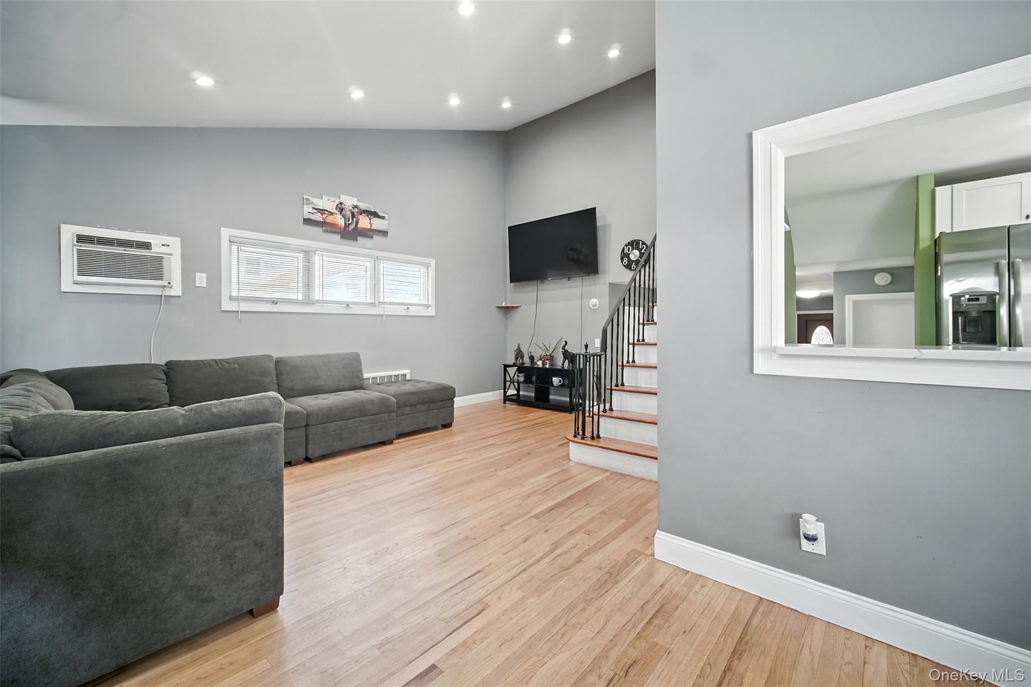 #6 photo, 112 Casper Street, Valley Stream , NY 11580