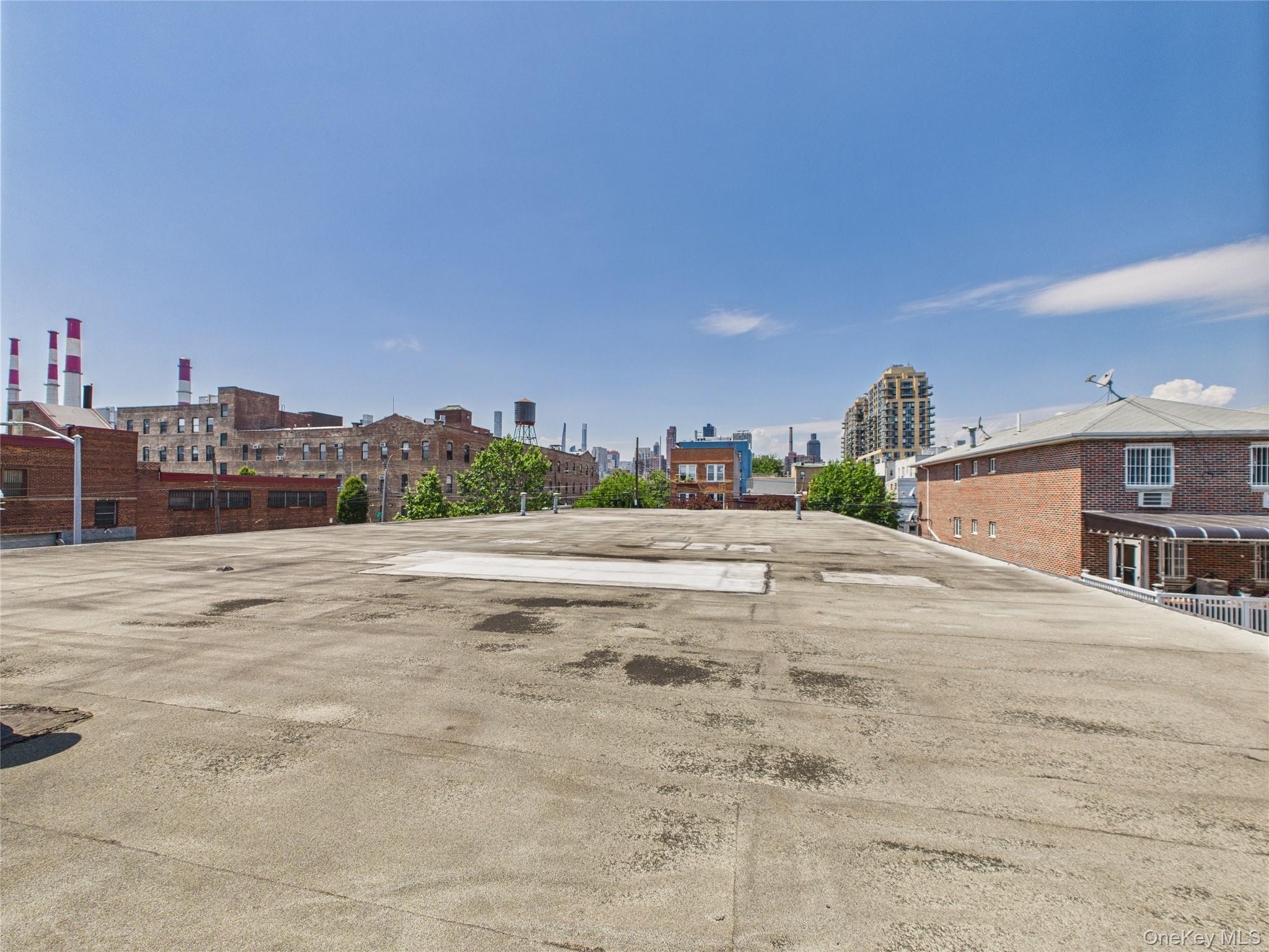 #13 photo, 1005 35th Avenue, クイーンズ区 Astoria , NY 11106