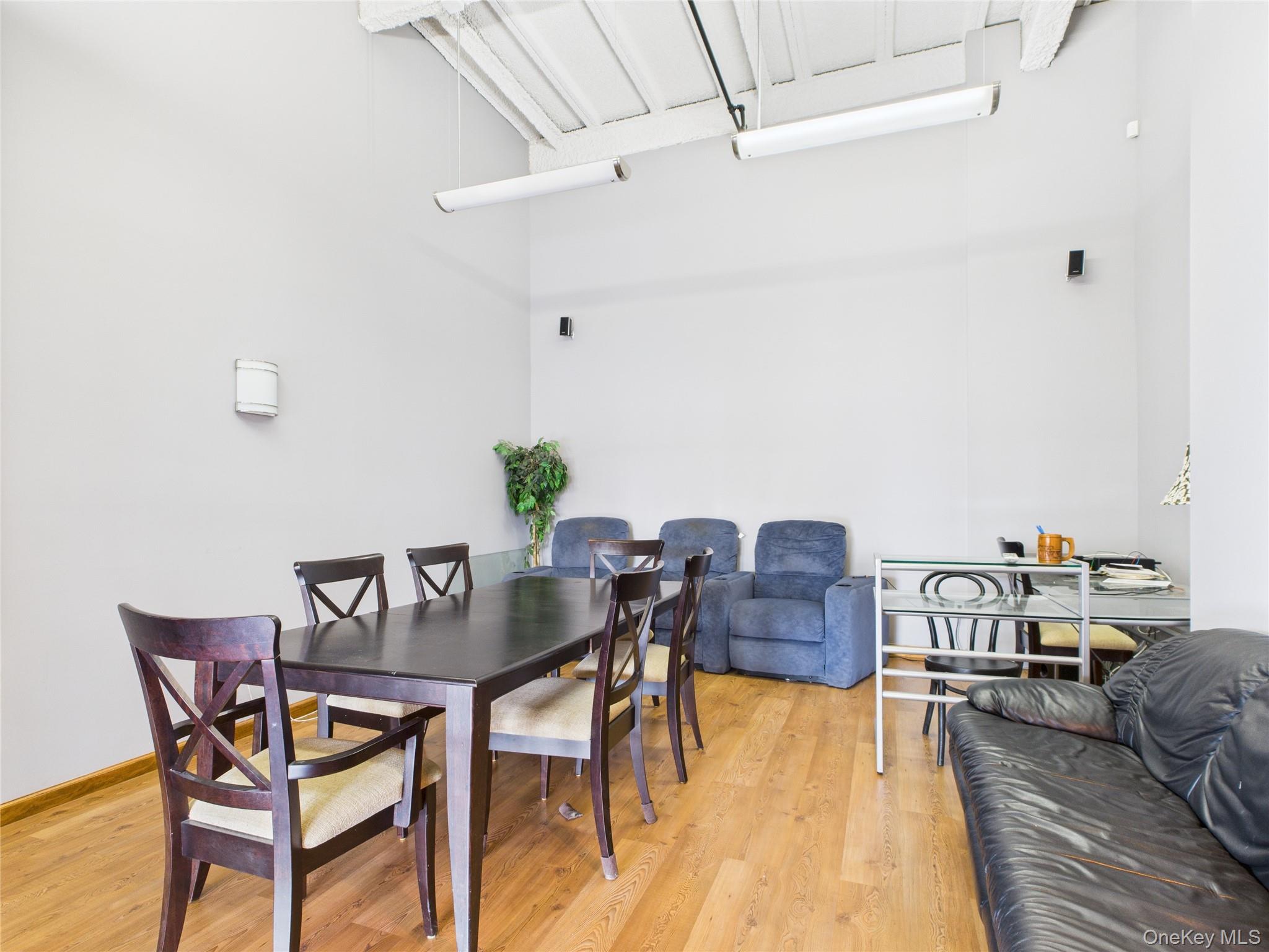 #9 photo, 1005 35th Avenue, クイーンズ区 Astoria , NY 11106