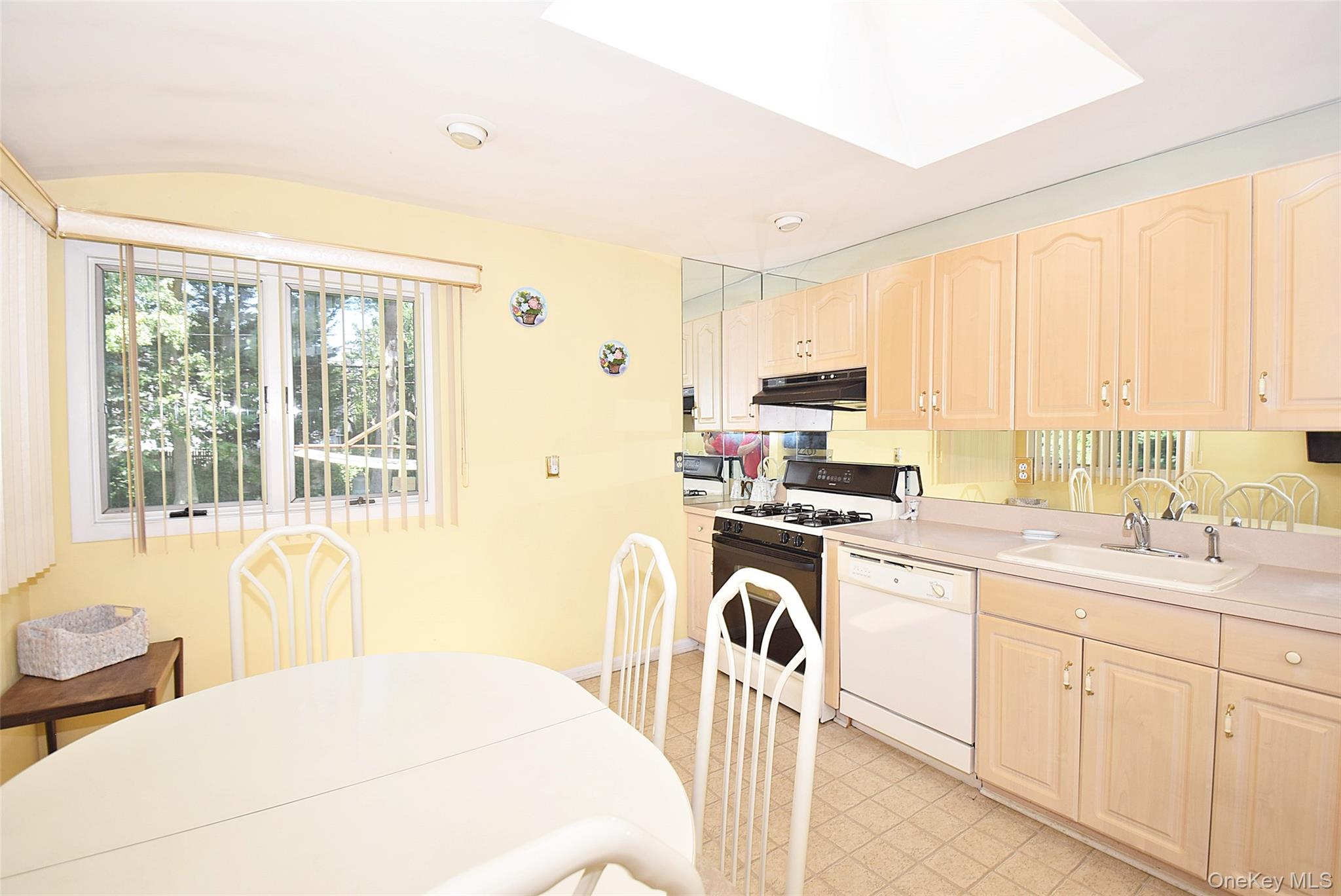 #17 photo, 42 Lauren Avenue, サフォーク郡 Dix Hills , NY 11746