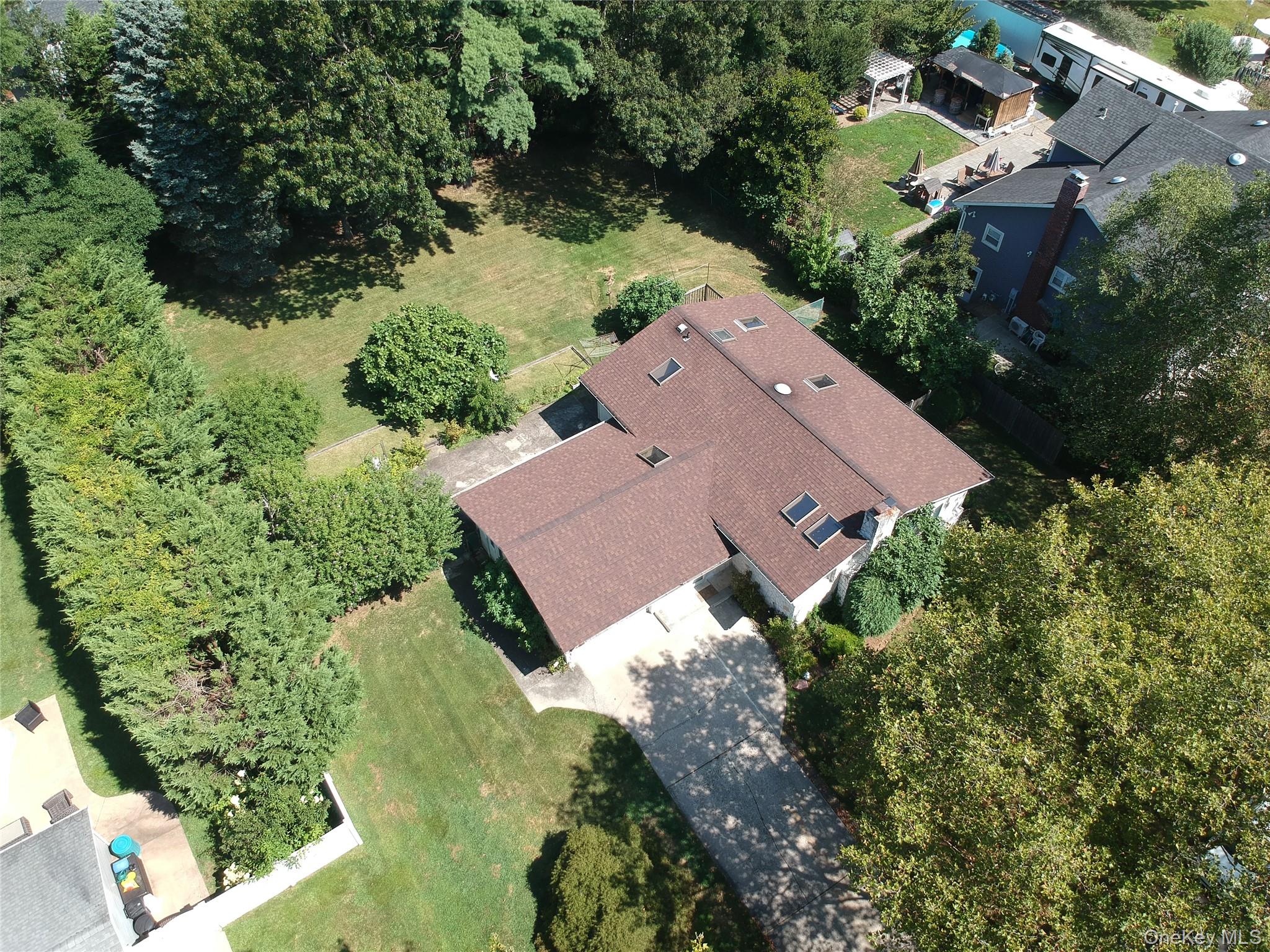 #5 photo, 42 Lauren Avenue, サフォーク郡 Dix Hills , NY 11746