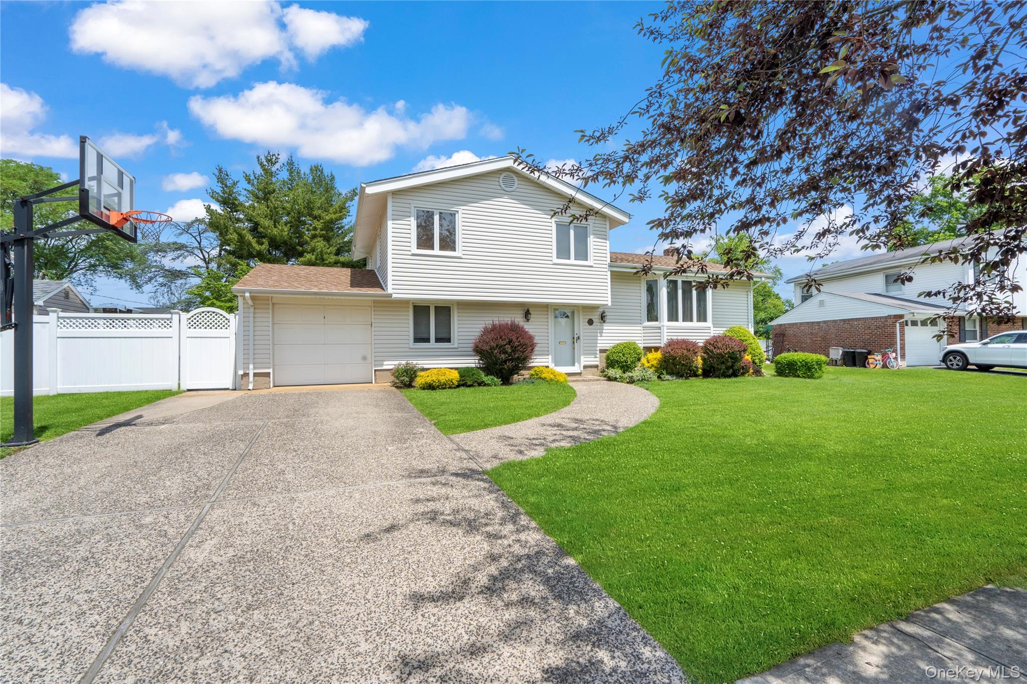 #1 photo, 46 Saratoga Drive, Jericho , NY 11753