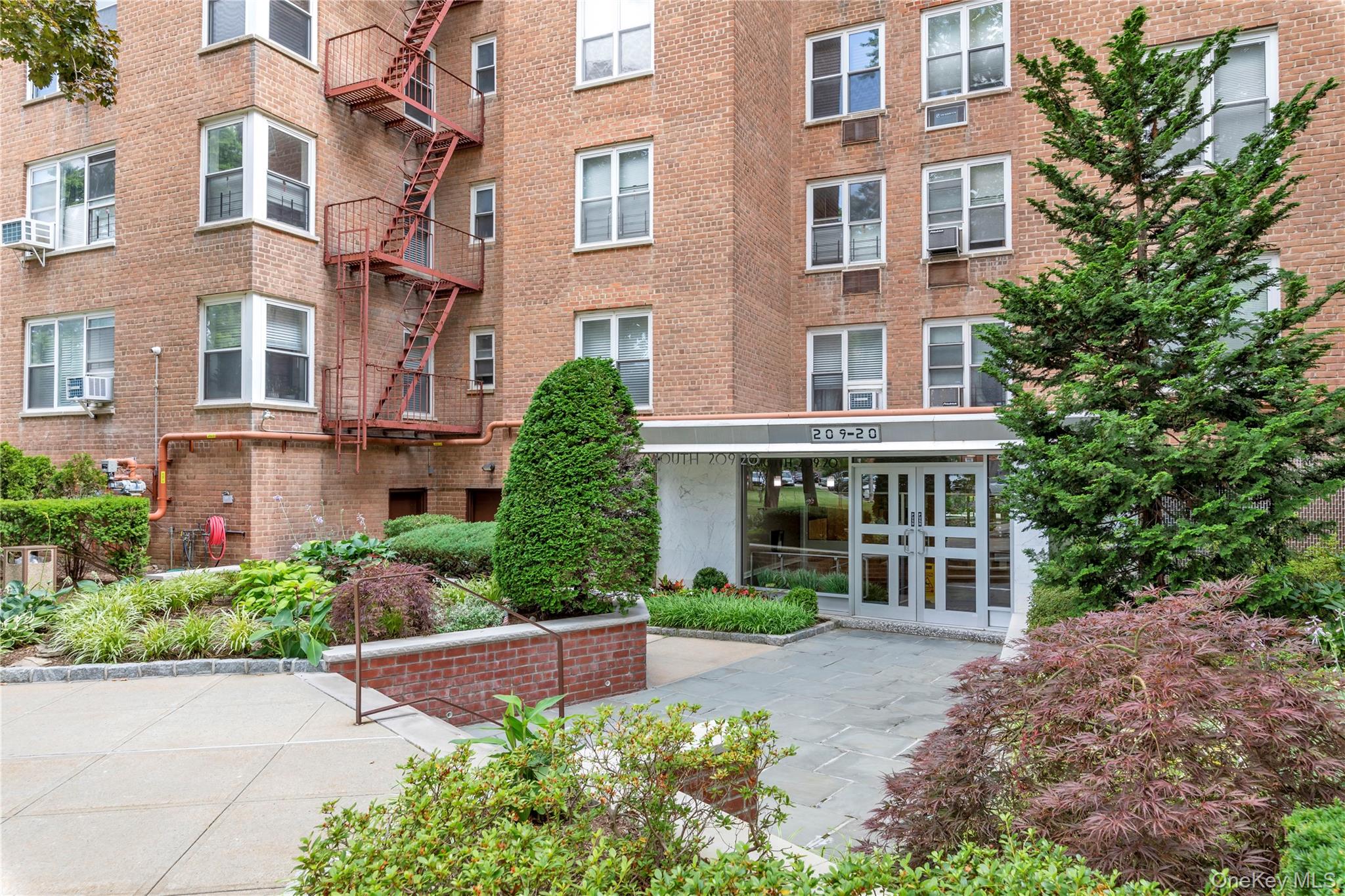 #1 photo, 209-20 18th Avenue, クイーンズ区 Bayside , NY 11360