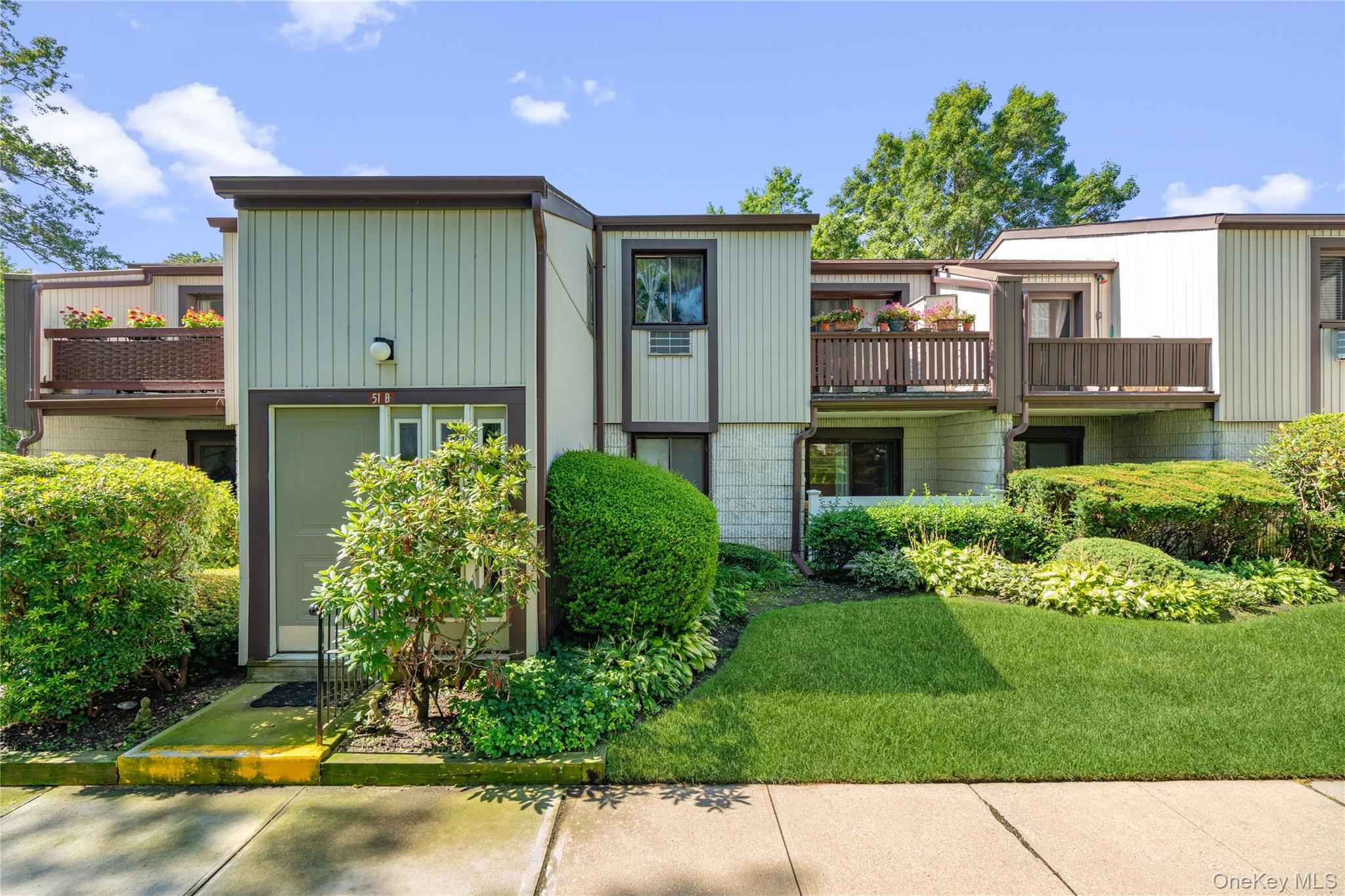 #1 photo, 51 Richmond Boulevard, सफ़ोक काउंटी Ronkonkoma , NY 11779