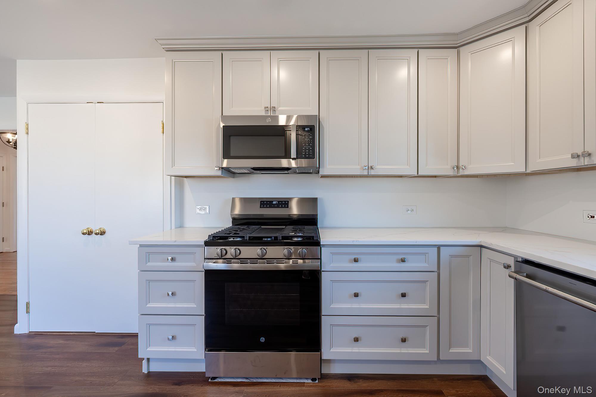 #3 photo, 107 E Woodside Avenue, West Harrison , NY 10604