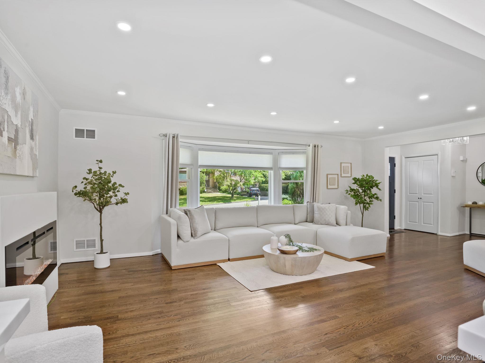 #18 photo, 43 Amherst Drive, New Rochelle , NY 10804