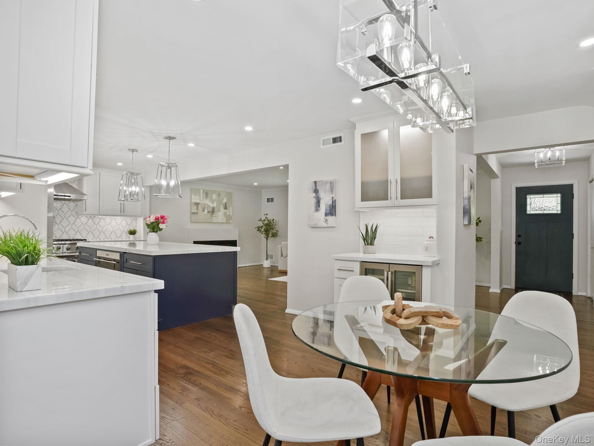 #7 photo, 43 Amherst Drive, New Rochelle , NY 10804