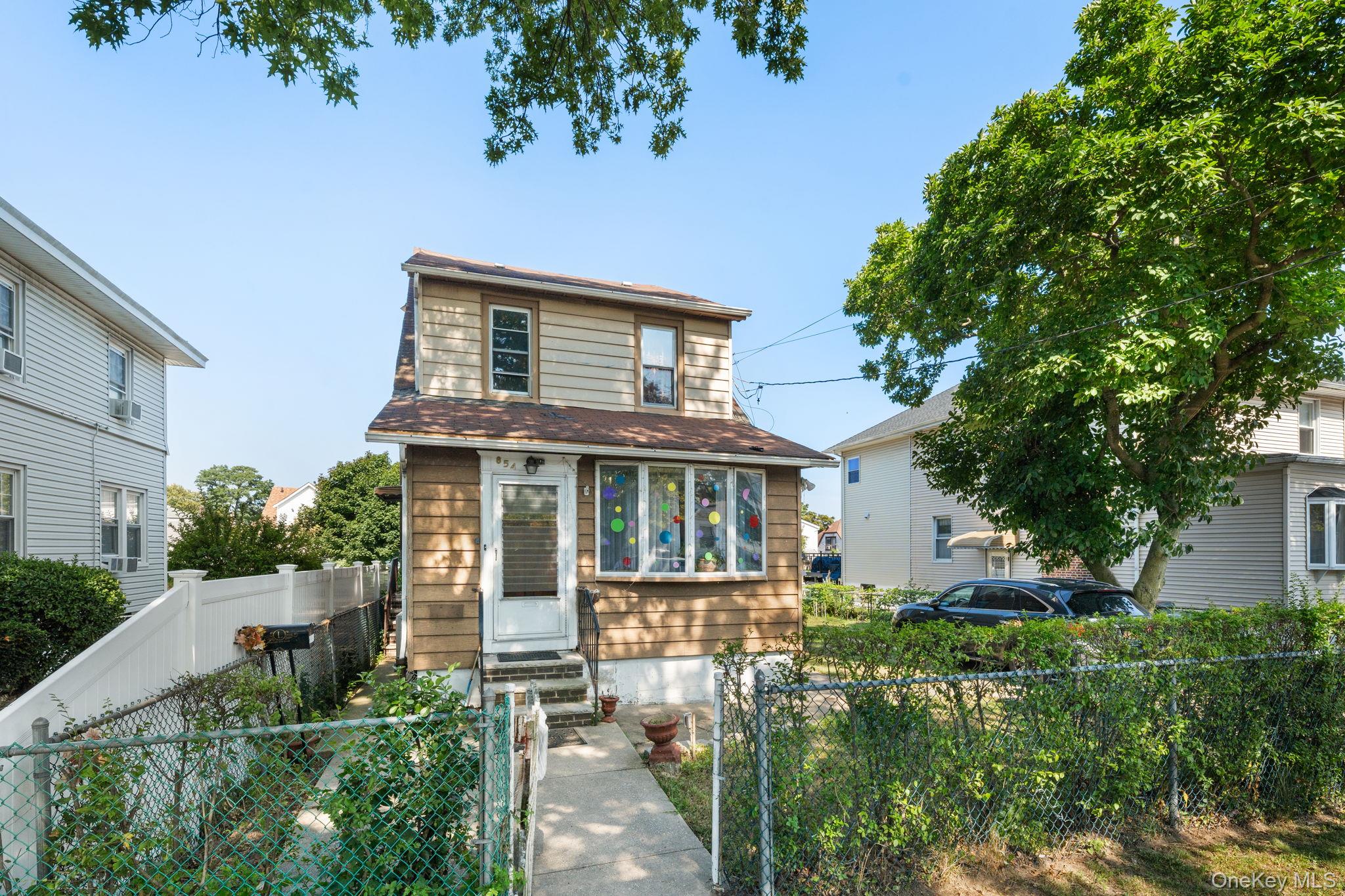 #1 photo, 854 Logan Avenue, ब्रोंक्स Bronx , NY 10465