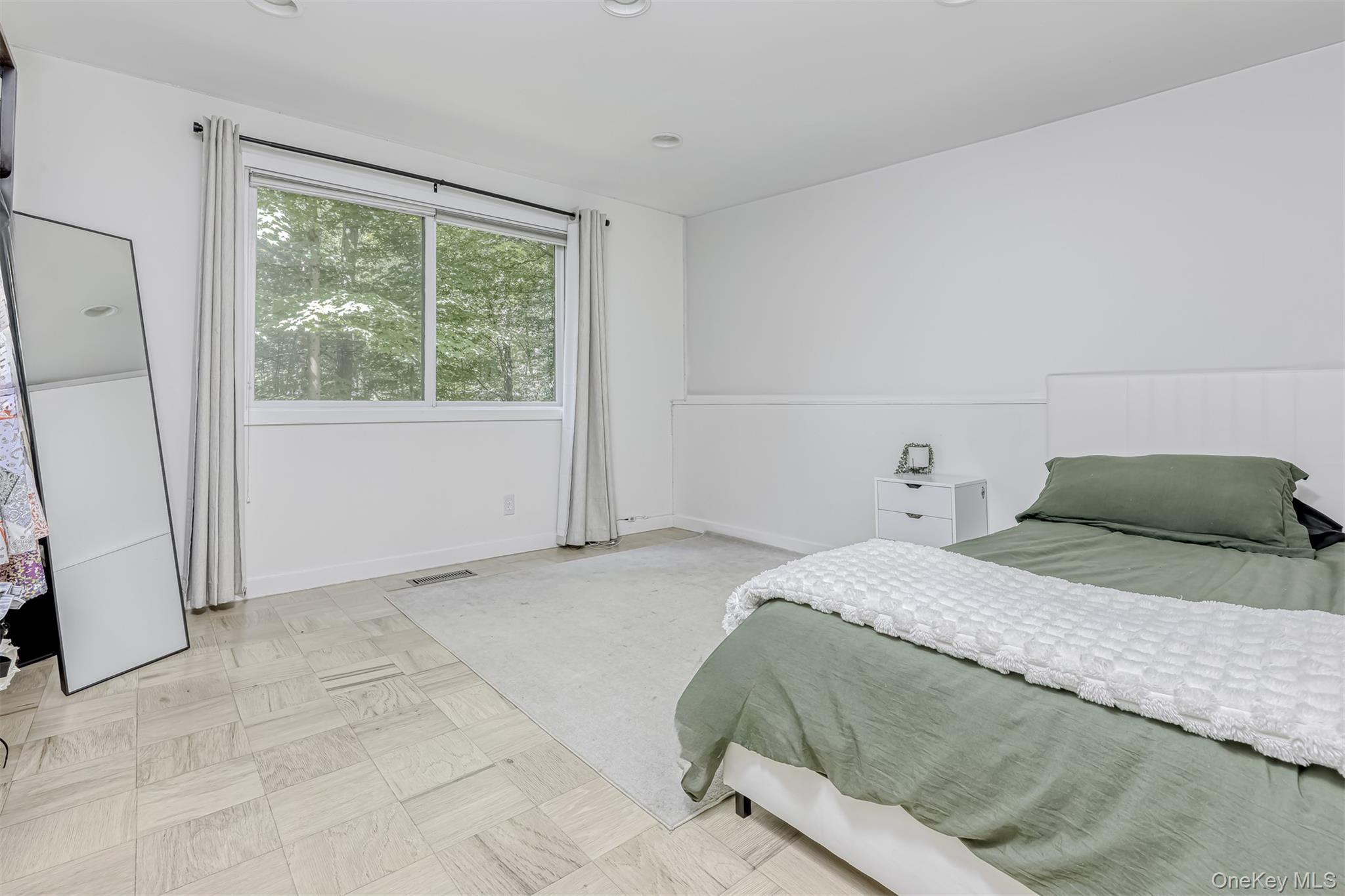 #11 photo, 8 Beaver Hollow Lane, Airmont , NY 10952