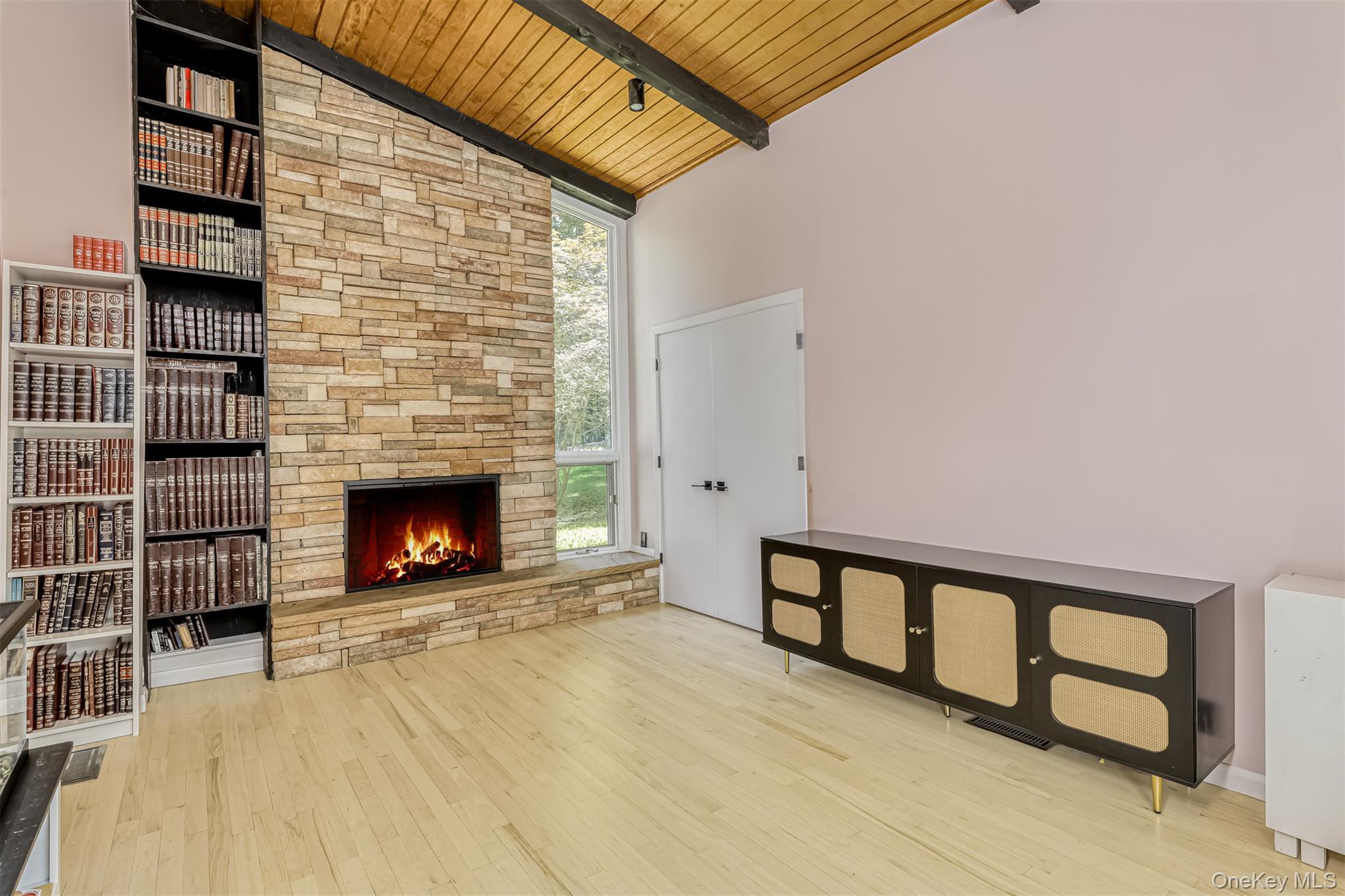 #12 photo, 8 Beaver Hollow Lane, Airmont , NY 10952