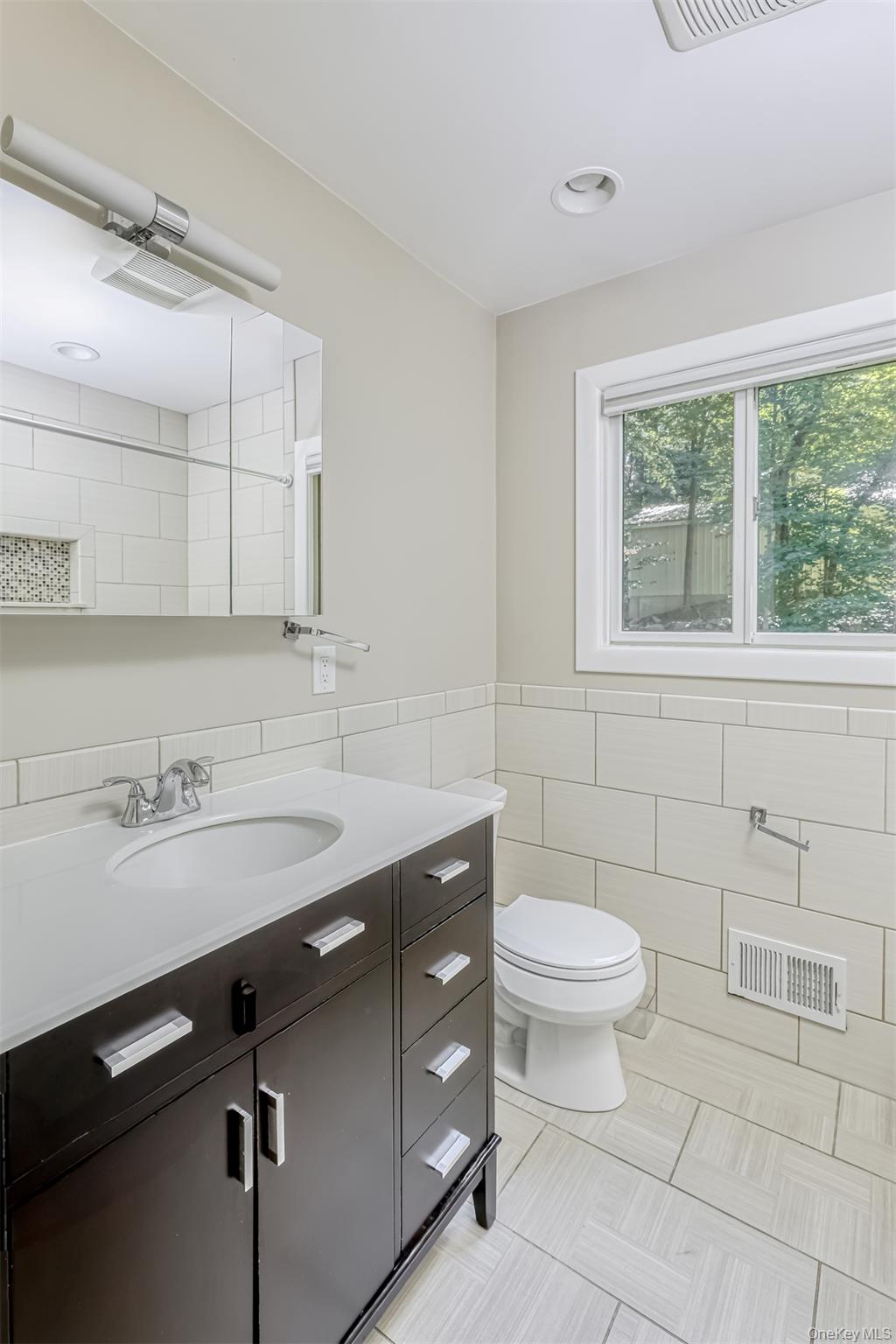 #15 photo, 8 Beaver Hollow Lane, Airmont , NY 10952