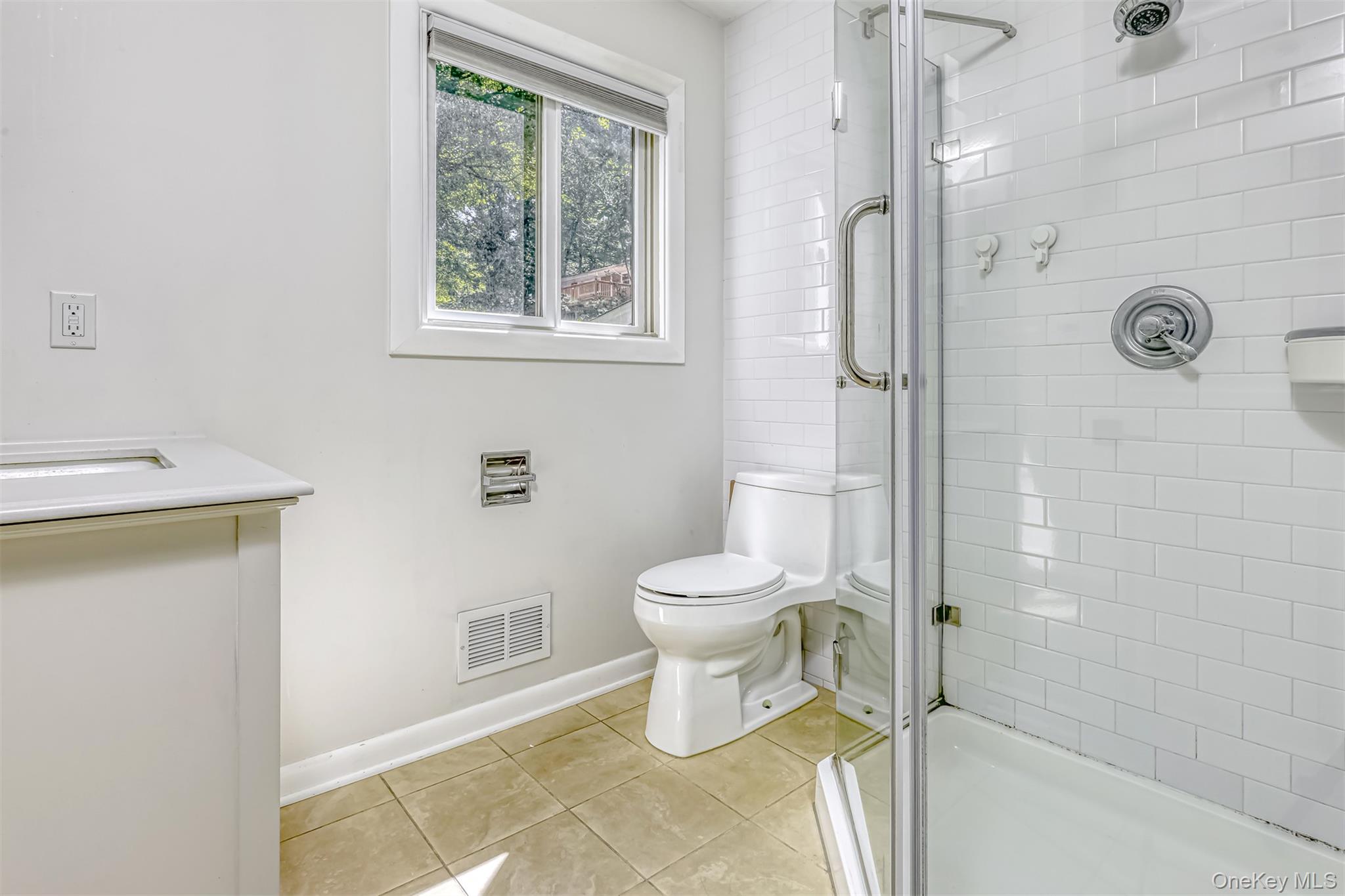 #18 photo, 8 Beaver Hollow Lane, Airmont , NY 10952