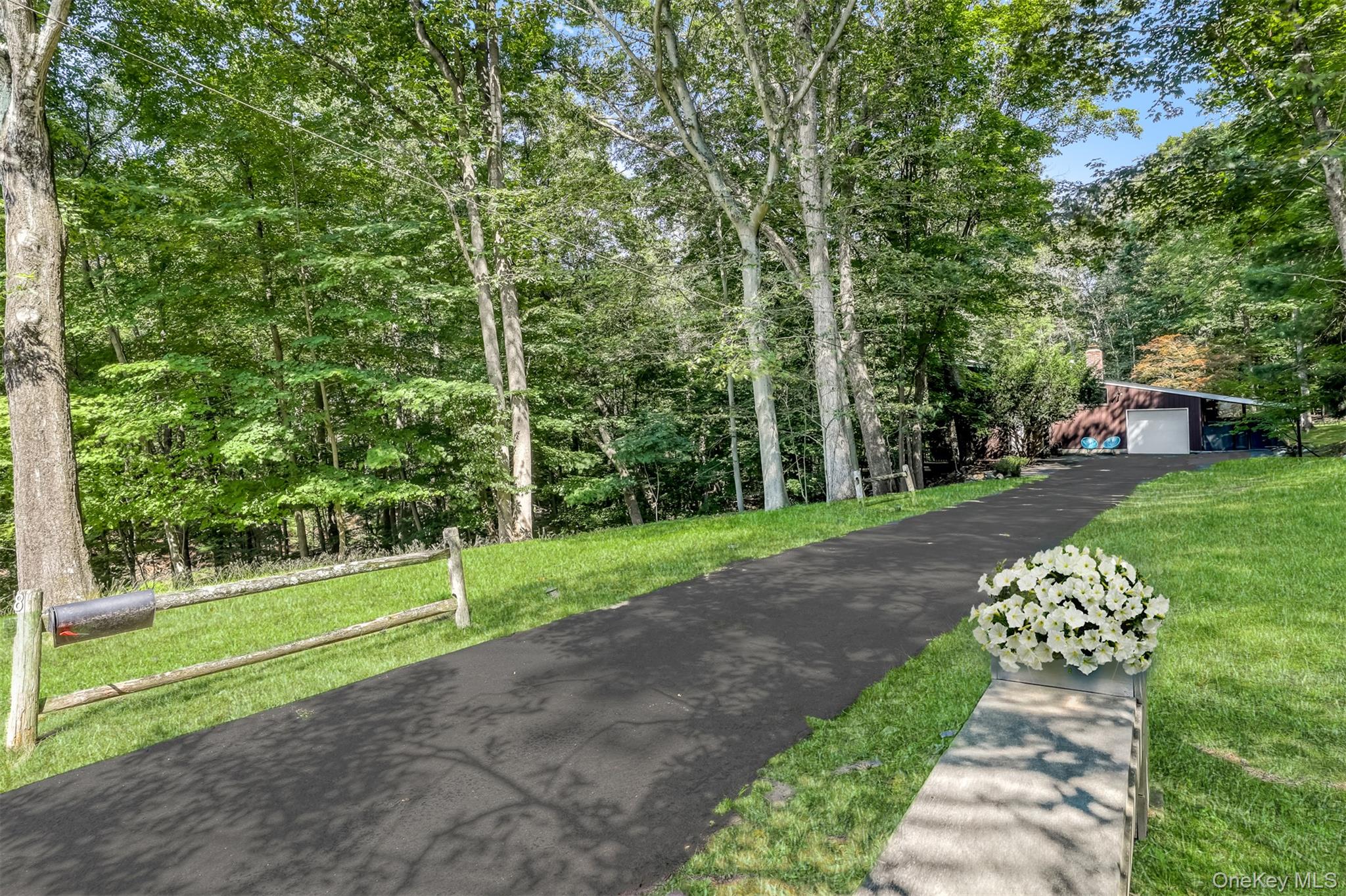 #3 photo, 8 Beaver Hollow Lane, Airmont , NY 10952