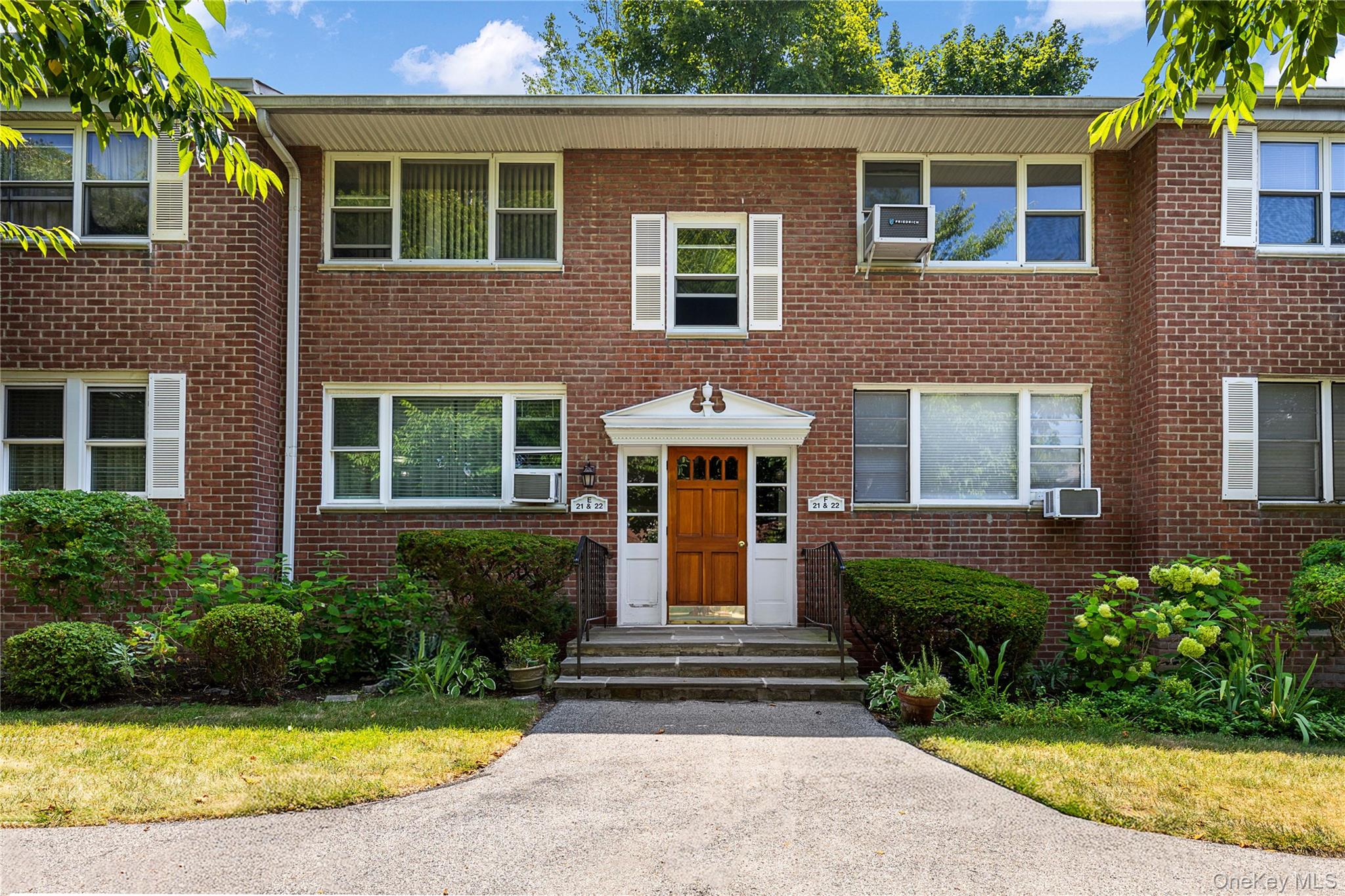 #1 photo, 121 N Broadway Avenue, White Plains , NY 10603