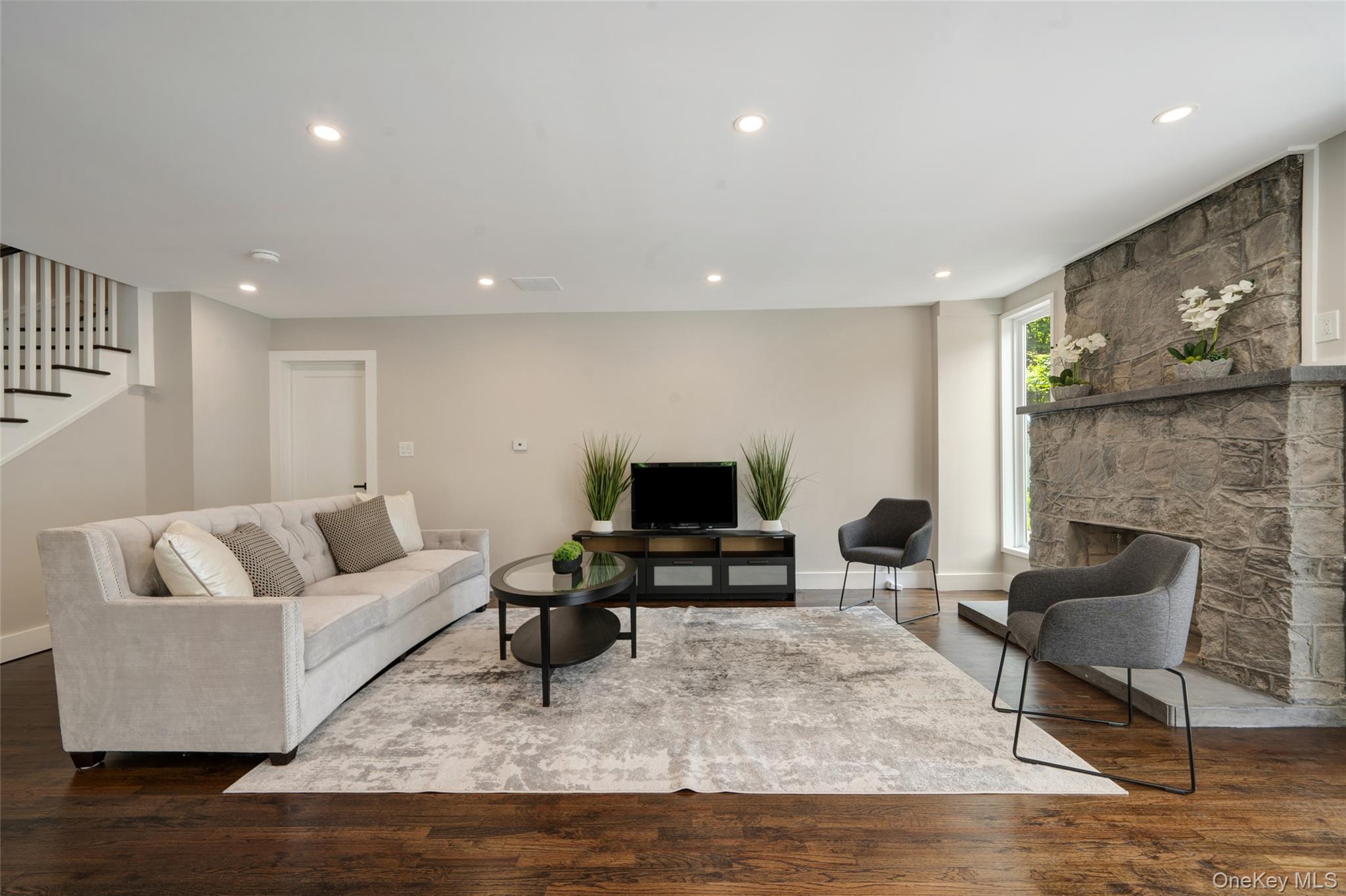 #3 photo, 390 E Main Street, サフォーク郡 Centerport , NY 11721