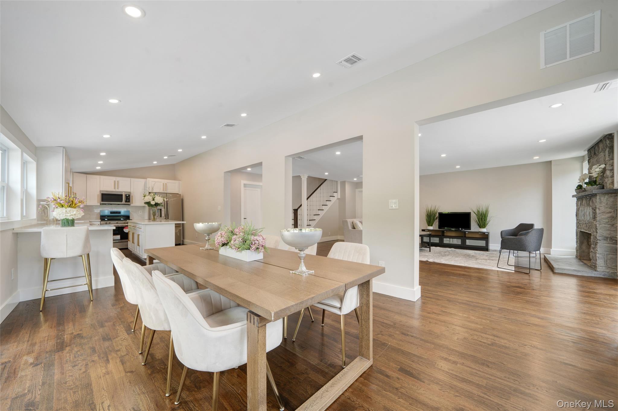 #6 photo, 390 E Main Street, サフォーク郡 Centerport , NY 11721