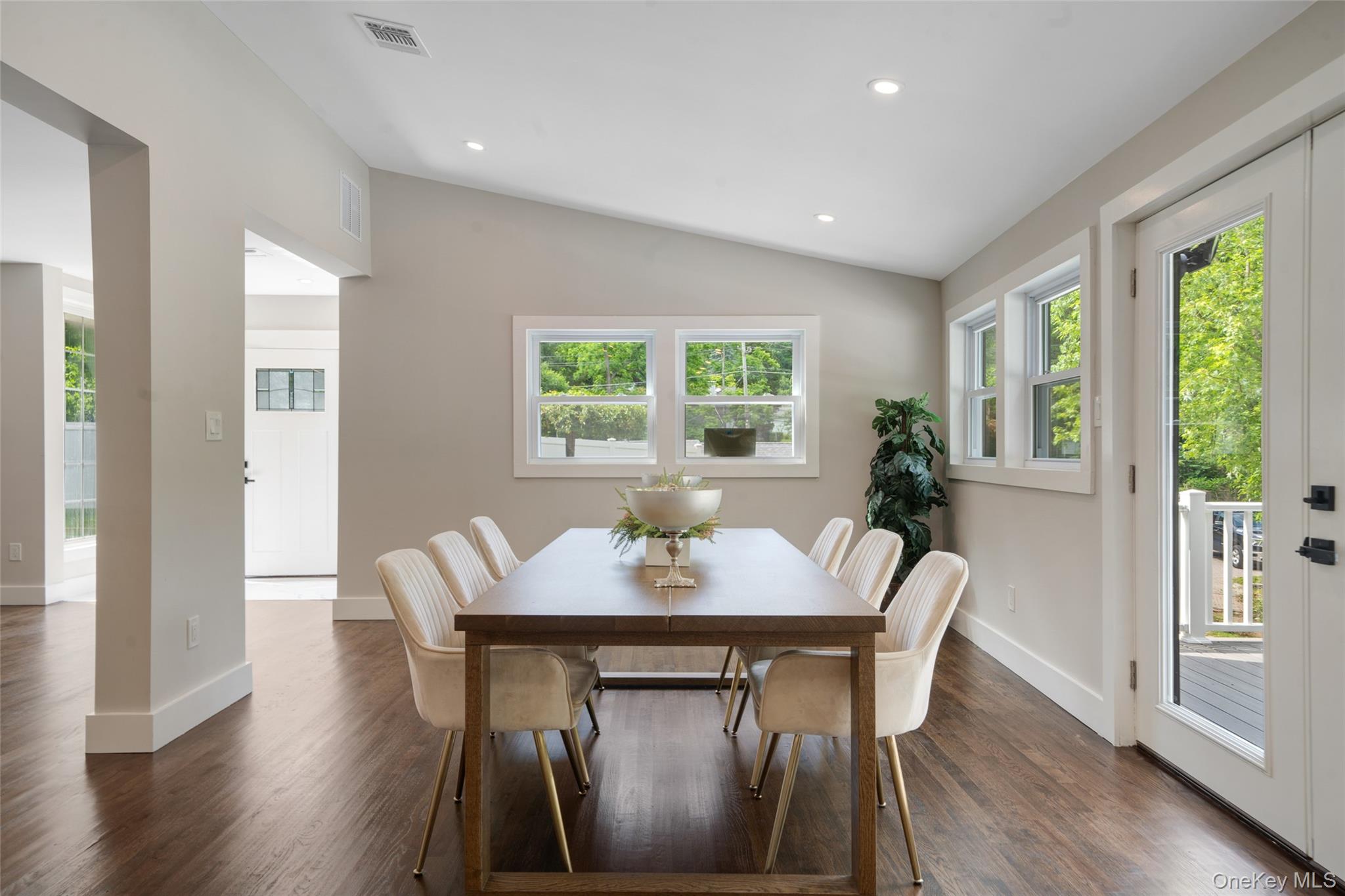 #9 photo, 390 E Main Street, サフォーク郡 Centerport , NY 11721