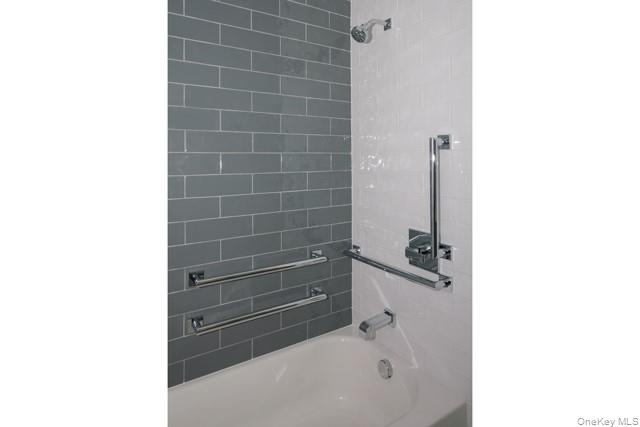 #10 photo, 75 Circle Drive, サフォーク郡 Central Islip , NY 11722