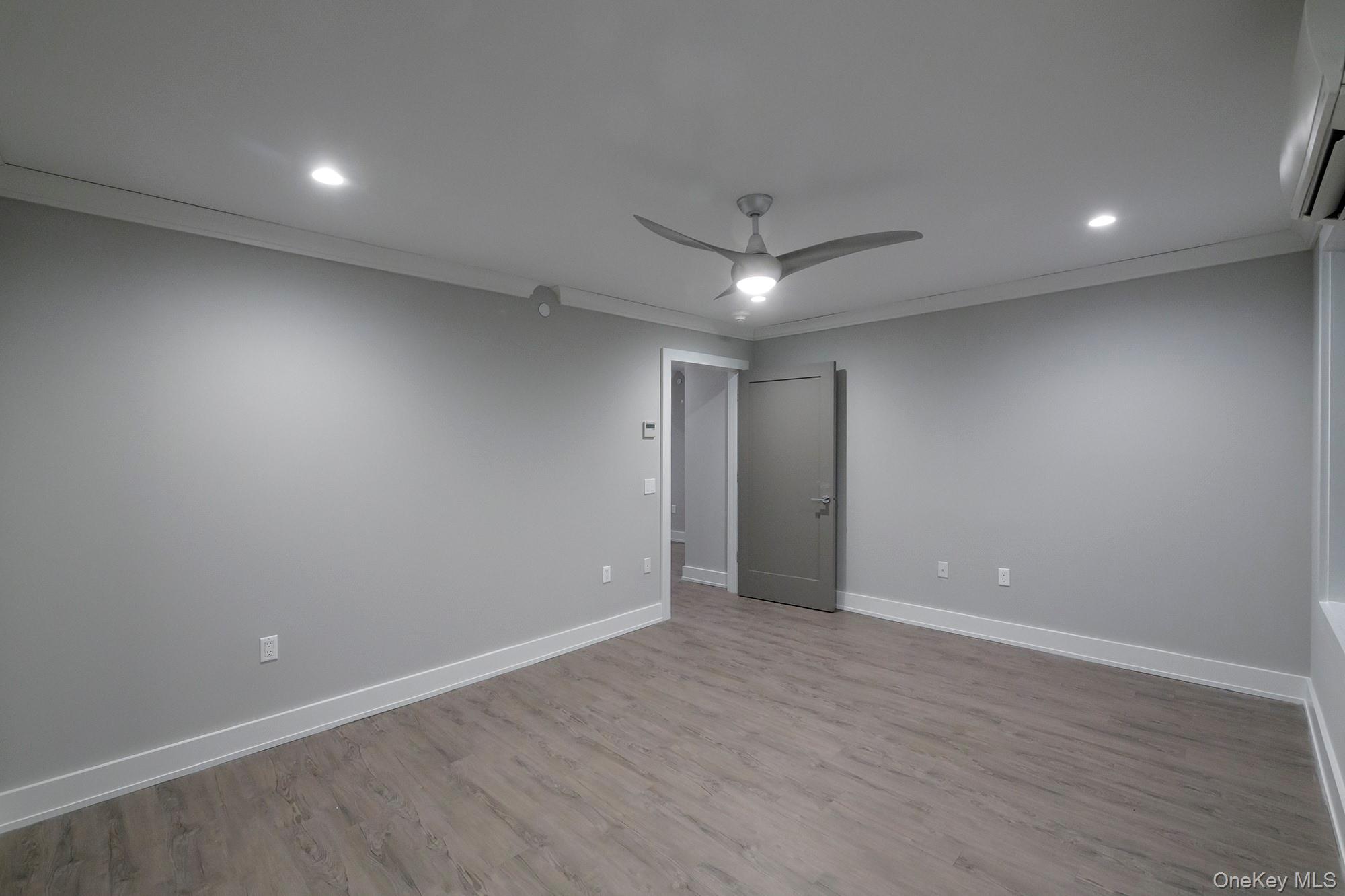 #12 photo, 75 Circle Drive, サフォーク郡 Central Islip , NY 11722