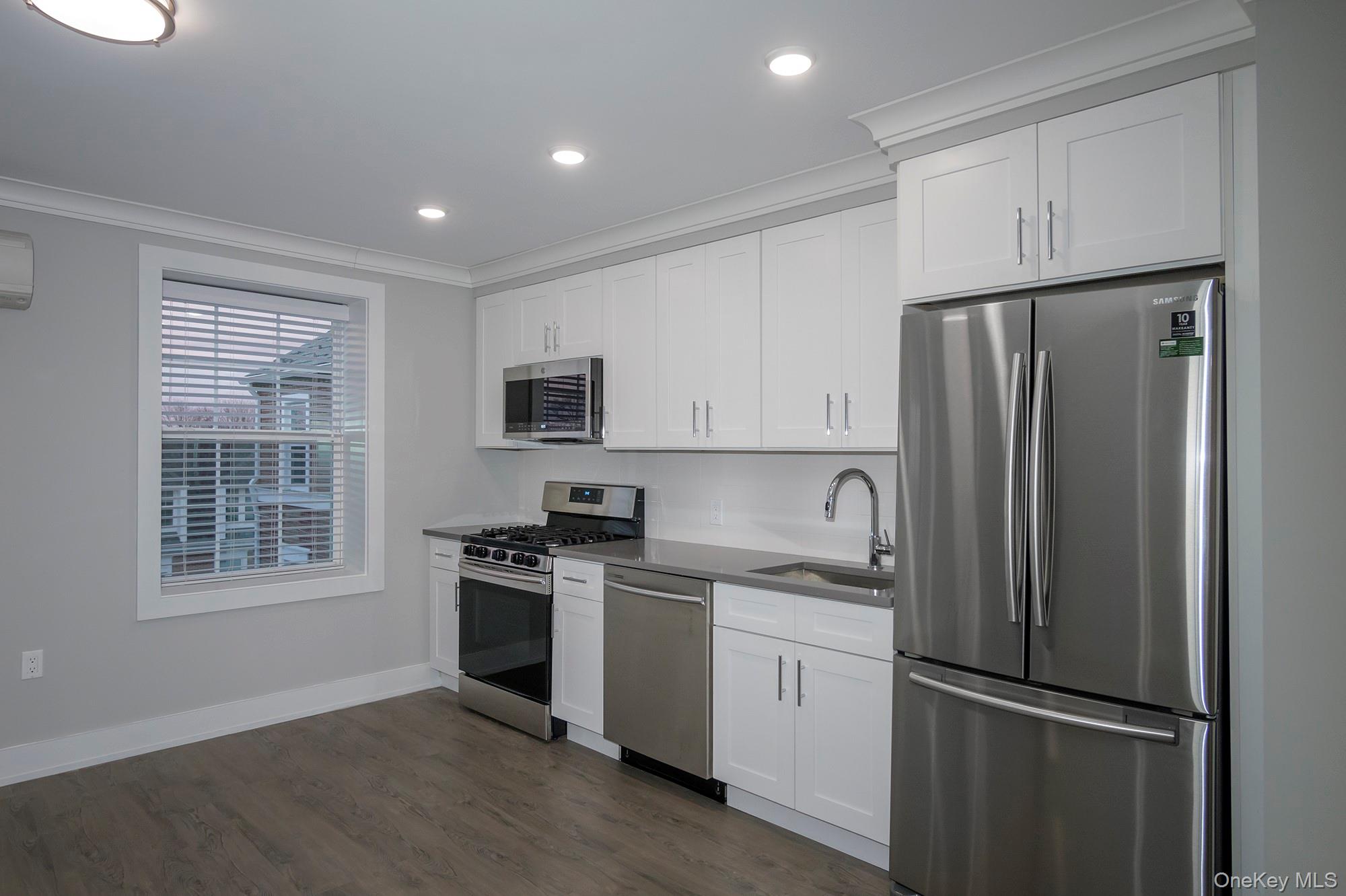 #6 photo, 75 Circle Drive, サフォーク郡 Central Islip , NY 11722