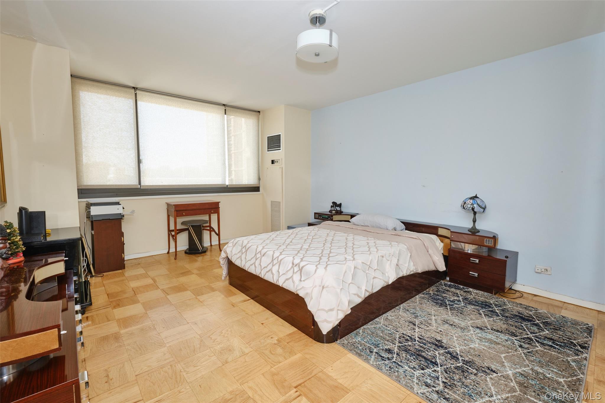 #11 photo, 27110 Grand Central Parkway, クイーンズ区 Floral Park , NY 11005