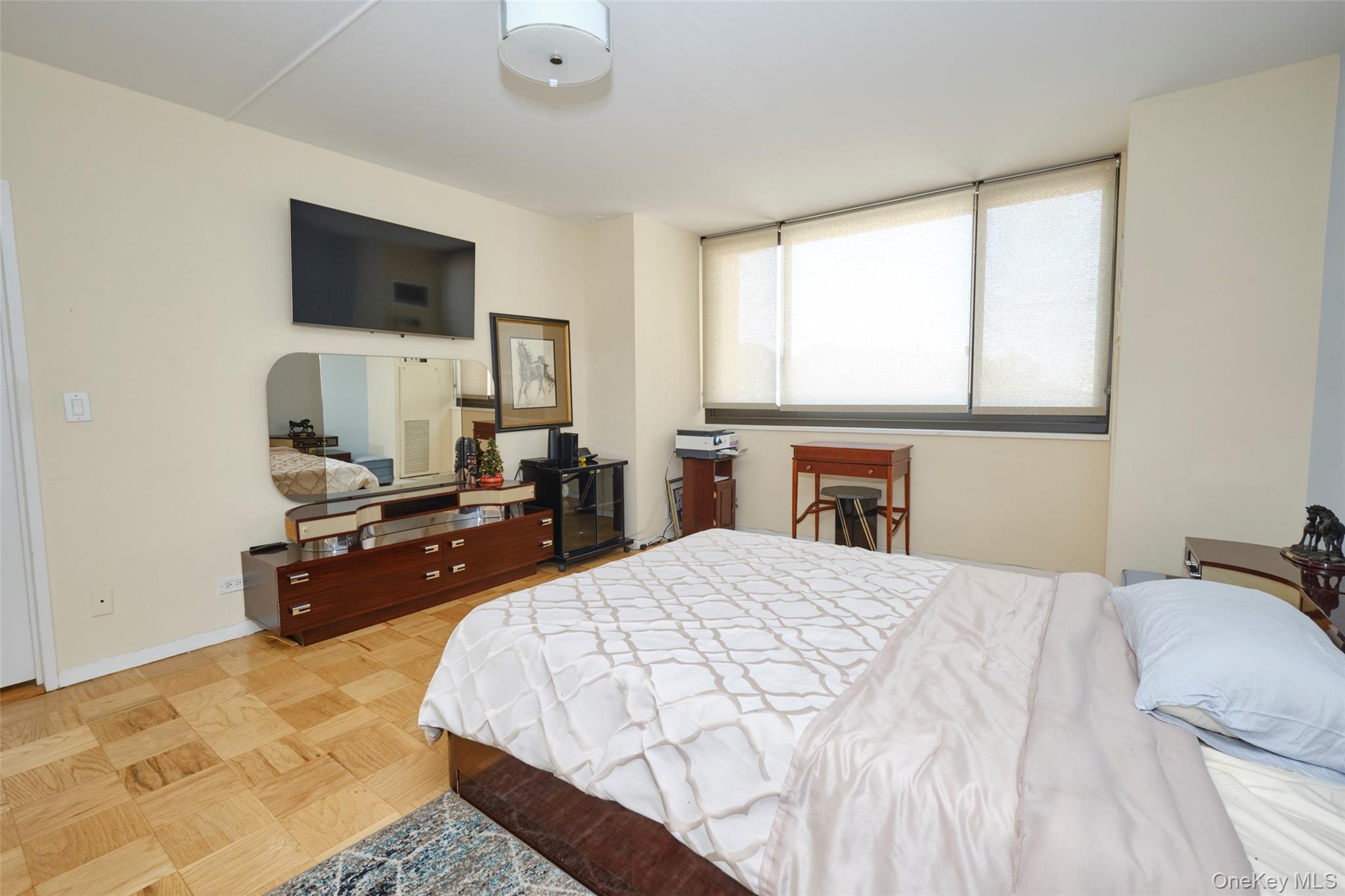 #12 photo, 27110 Grand Central Parkway, クイーンズ区 Floral Park , NY 11005