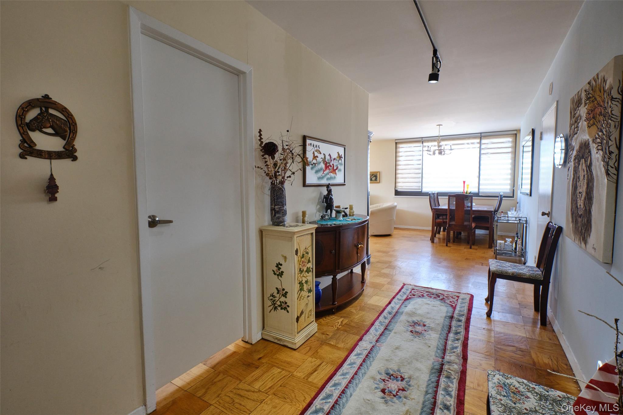 #15 photo, 27110 Grand Central Parkway, クイーンズ区 Floral Park , NY 11005