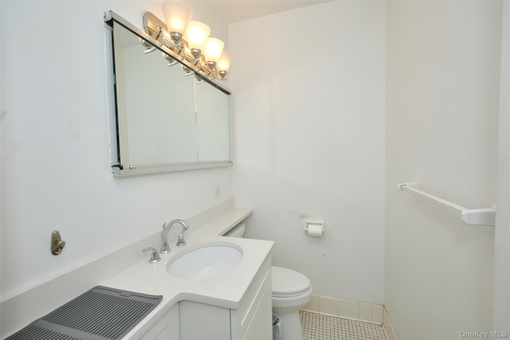 #16 photo, 27110 Grand Central Parkway, クイーンズ区 Floral Park , NY 11005