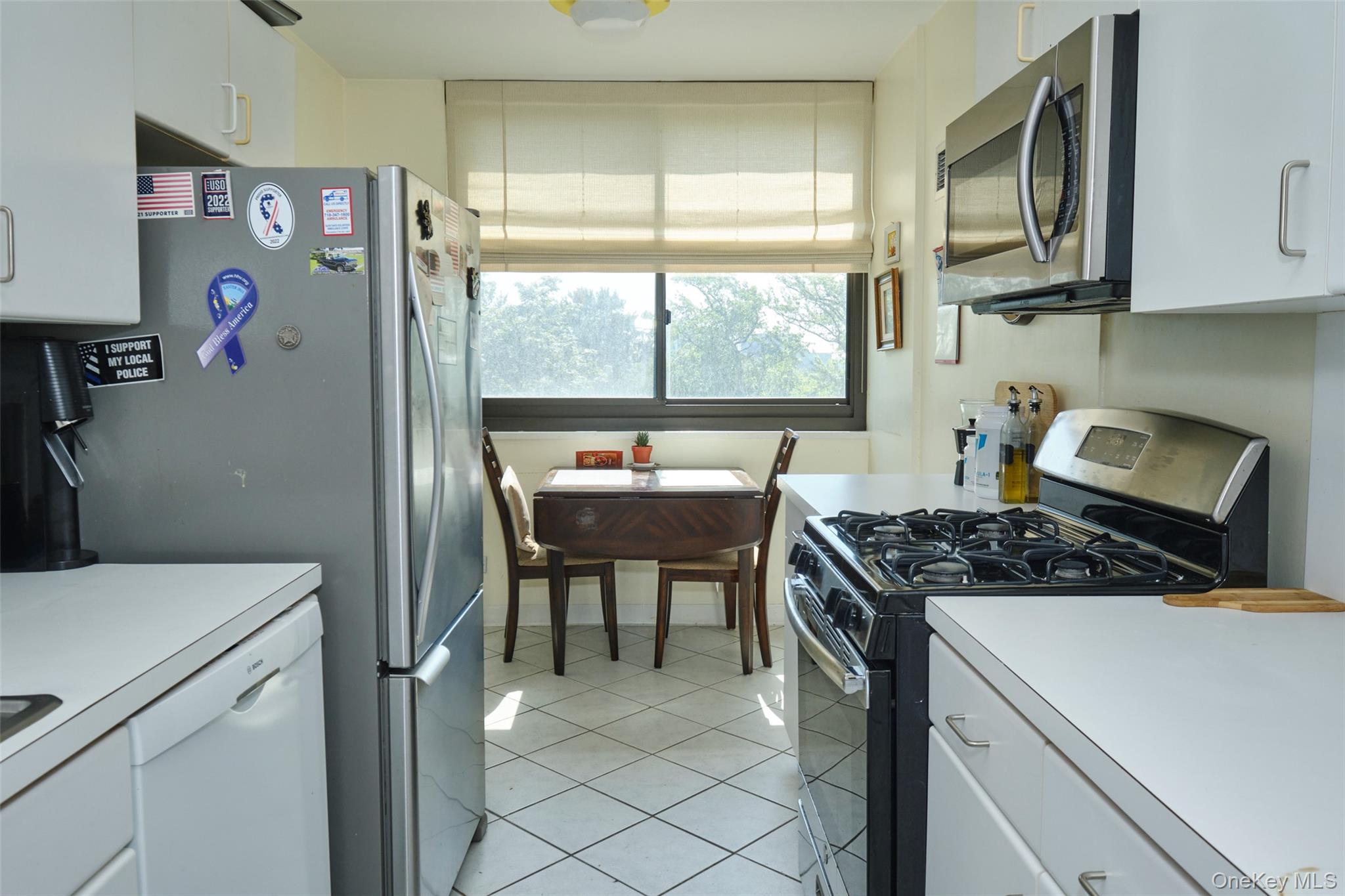 #18 photo, 27110 Grand Central Parkway, クイーンズ区 Floral Park , NY 11005