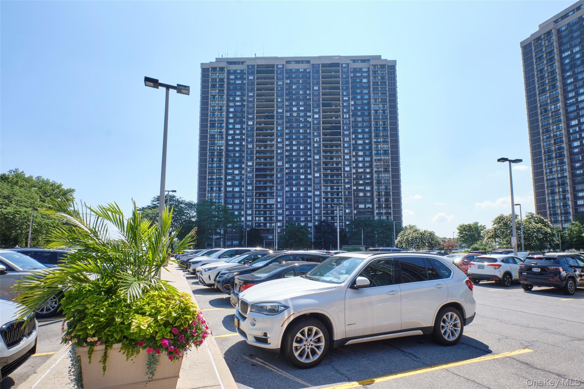 #2 photo, 27110 Grand Central Parkway, クイーンズ区 Floral Park , NY 11005