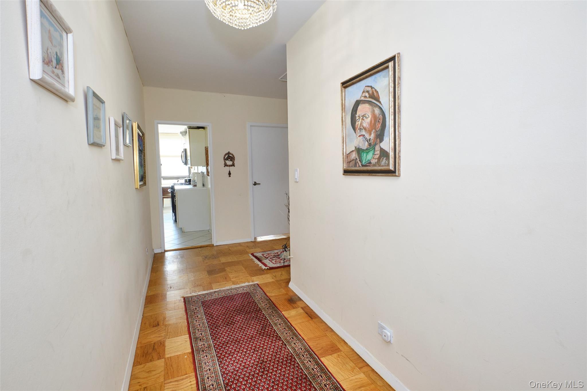 #3 photo, 27110 Grand Central Parkway, クイーンズ区 Floral Park , NY 11005