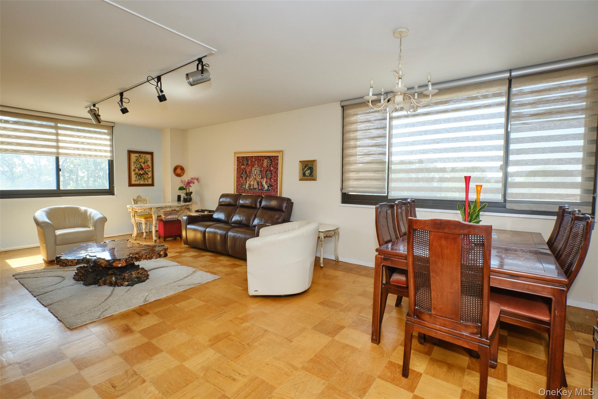 #5 photo, 27110 Grand Central Parkway, クイーンズ区 Floral Park , NY 11005