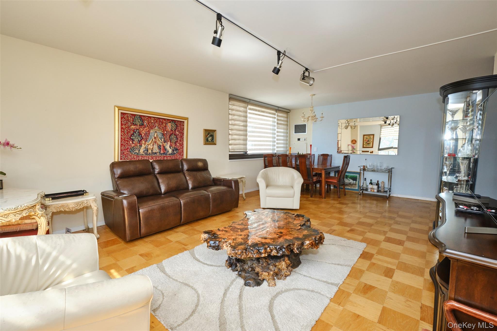 #7 photo, 27110 Grand Central Parkway, クイーンズ区 Floral Park , NY 11005