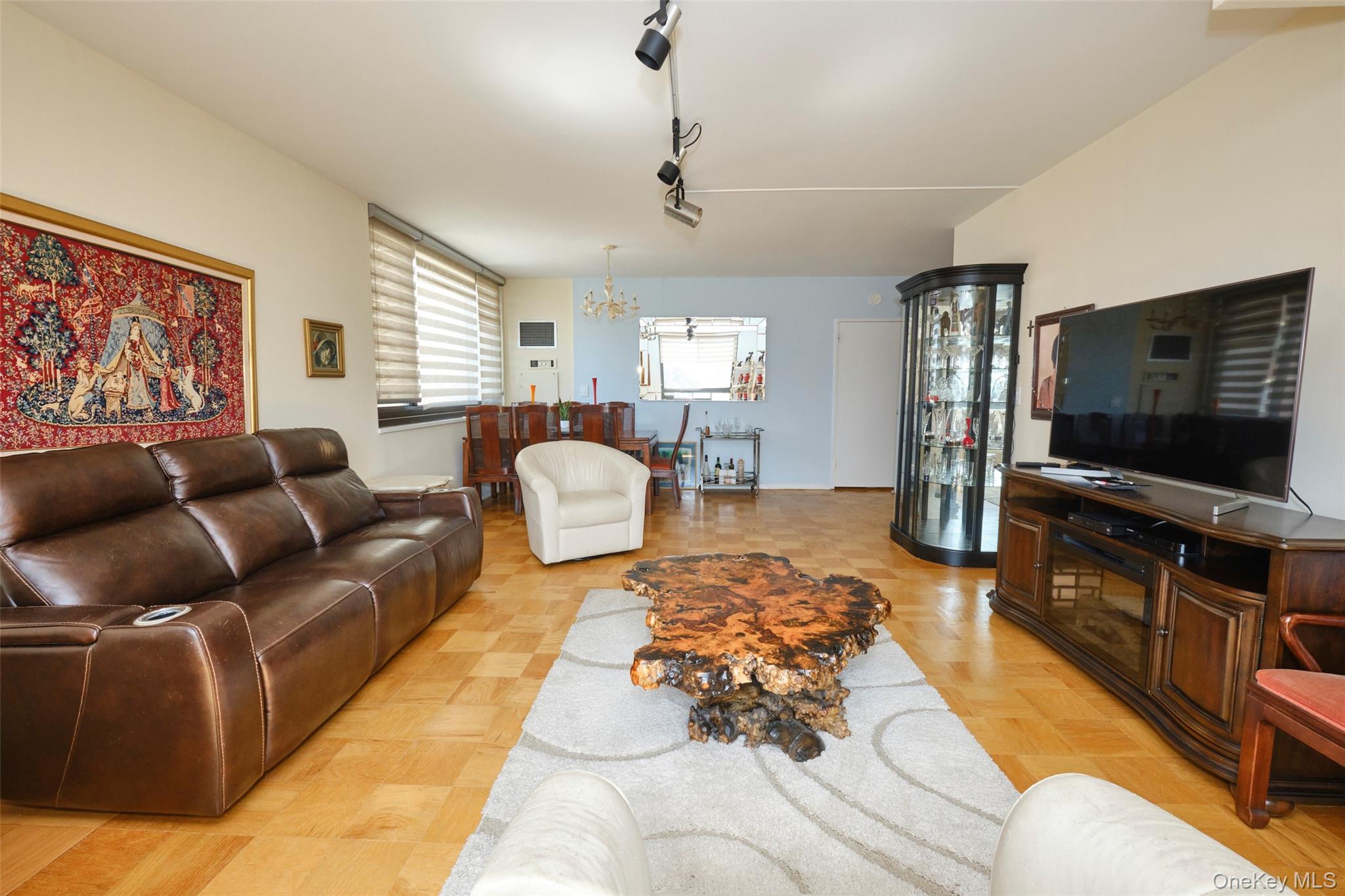 #8 photo, 27110 Grand Central Parkway, クイーンズ区 Floral Park , NY 11005