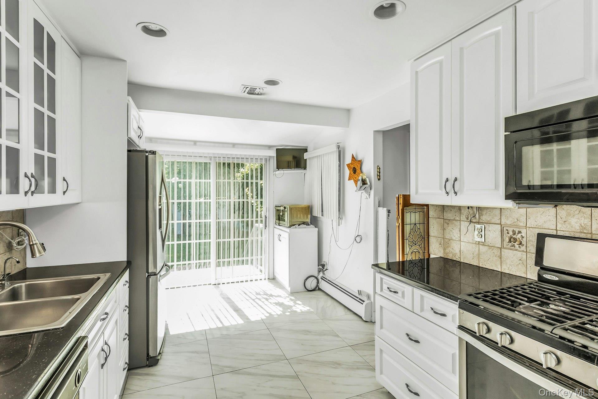 #12 photo, 58 Pasadena Drive, ナッソー郡 Plainview , NY 11803