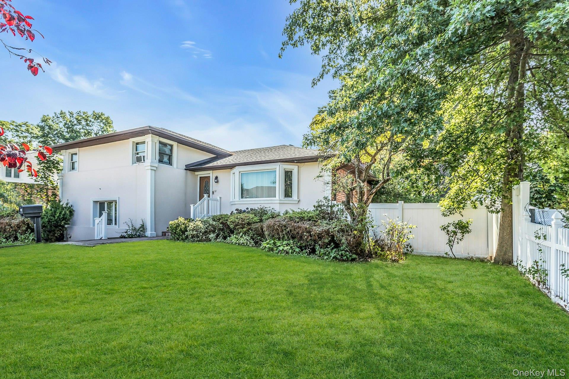 #2 photo, 58 Pasadena Drive, ナッソー郡 Plainview , NY 11803