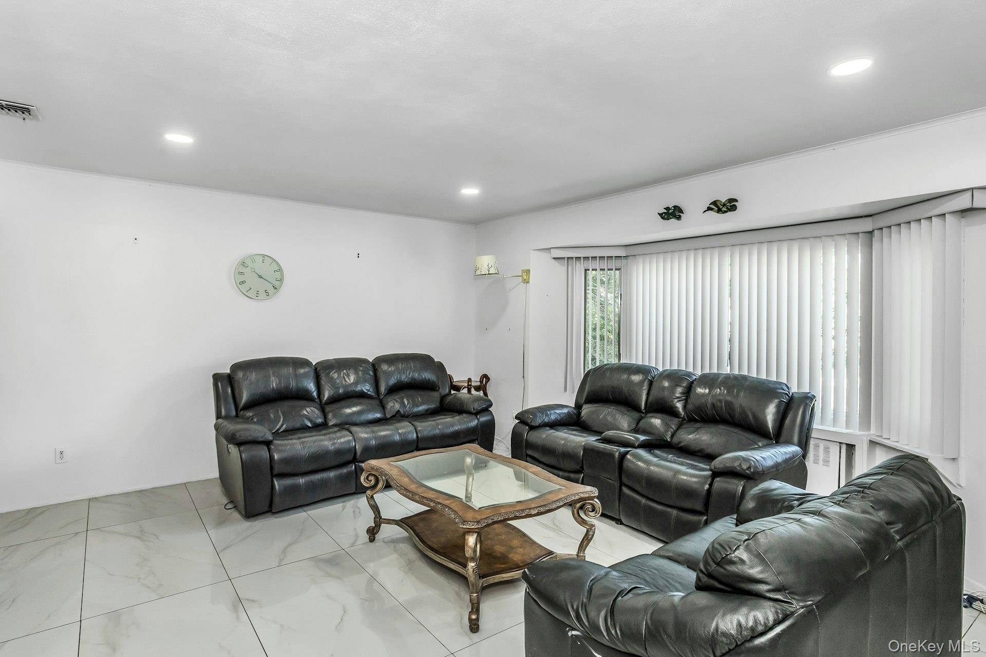 #4 photo, 58 Pasadena Drive, ナッソー郡 Plainview , NY 11803