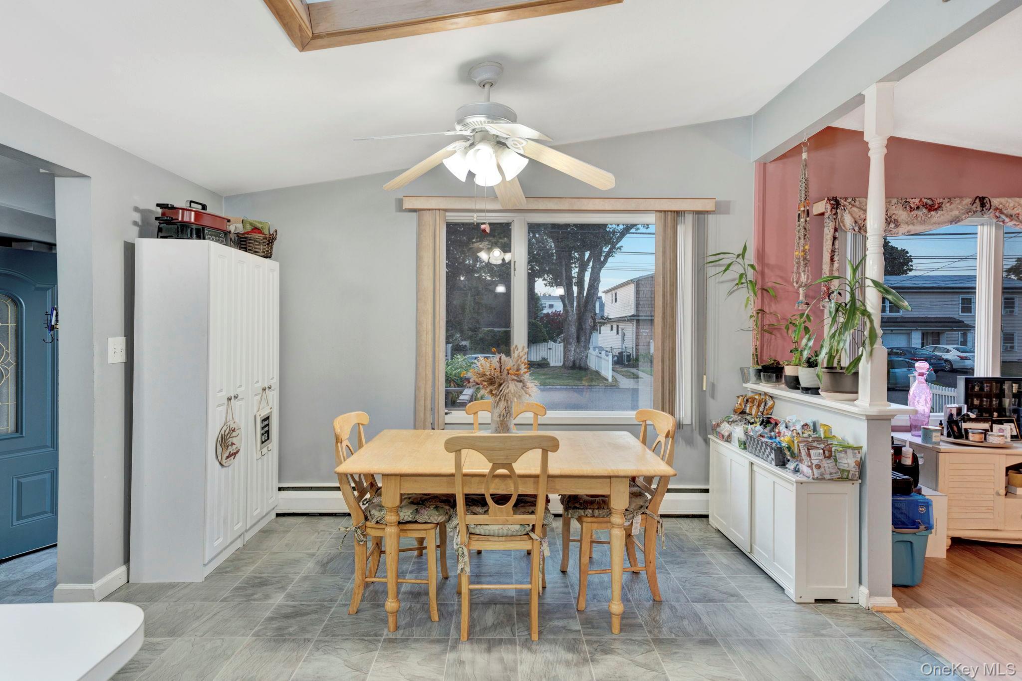 #11 photo, 64 Montgomery Avenue, サフォーク郡 West Babylon , NY 11704