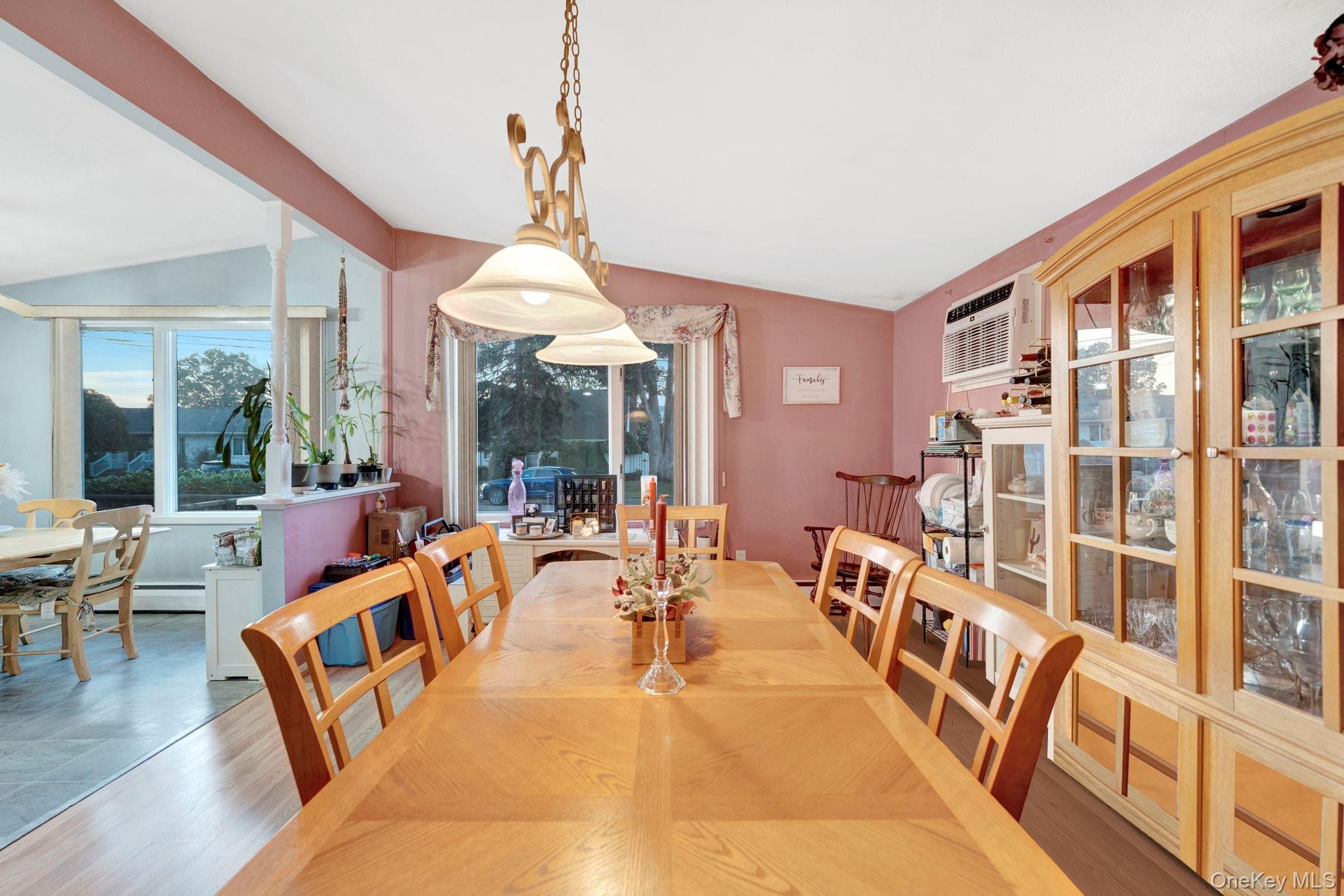 #14 photo, 64 Montgomery Avenue, サフォーク郡 West Babylon , NY 11704