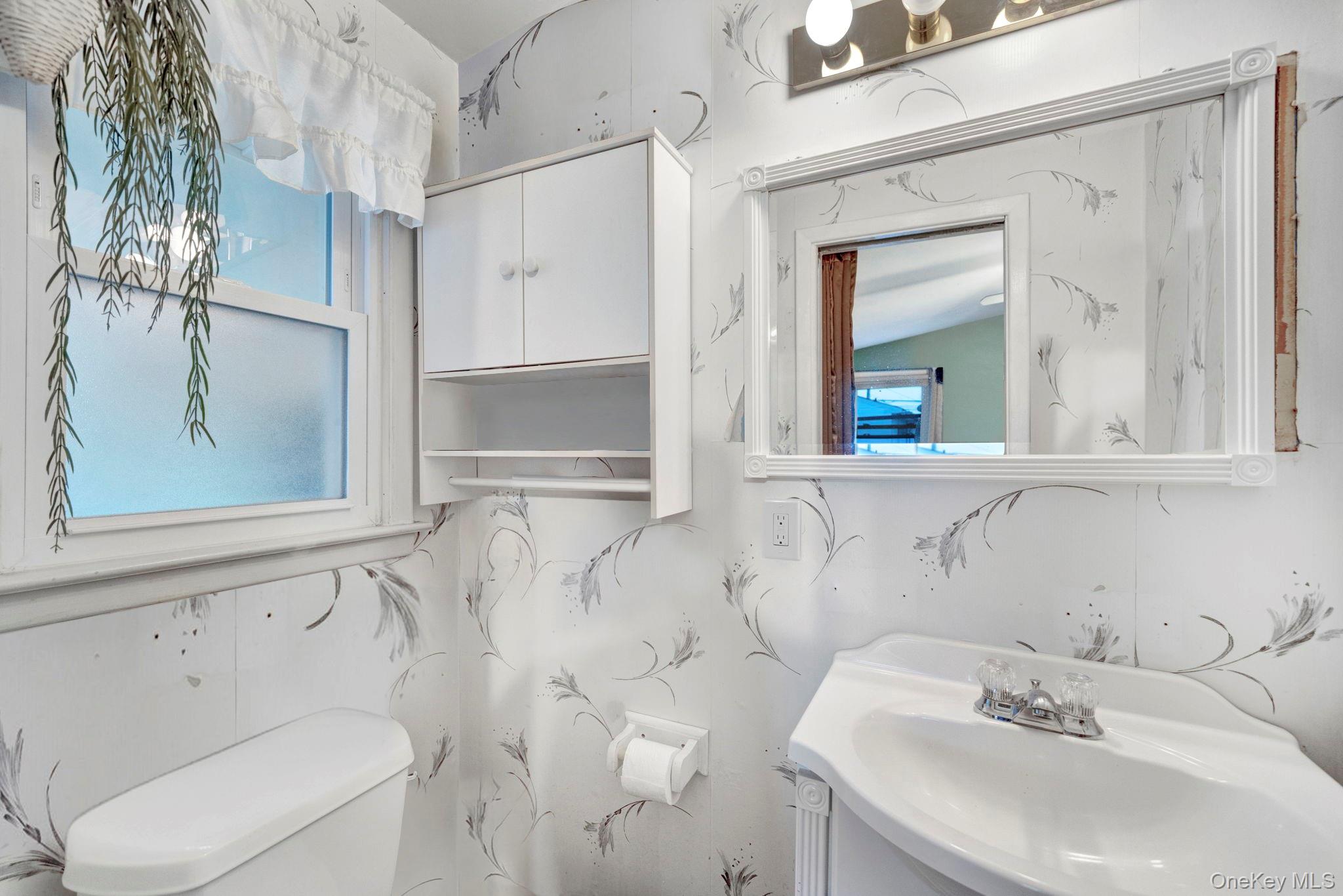 #17 photo, 64 Montgomery Avenue, サフォーク郡 West Babylon , NY 11704